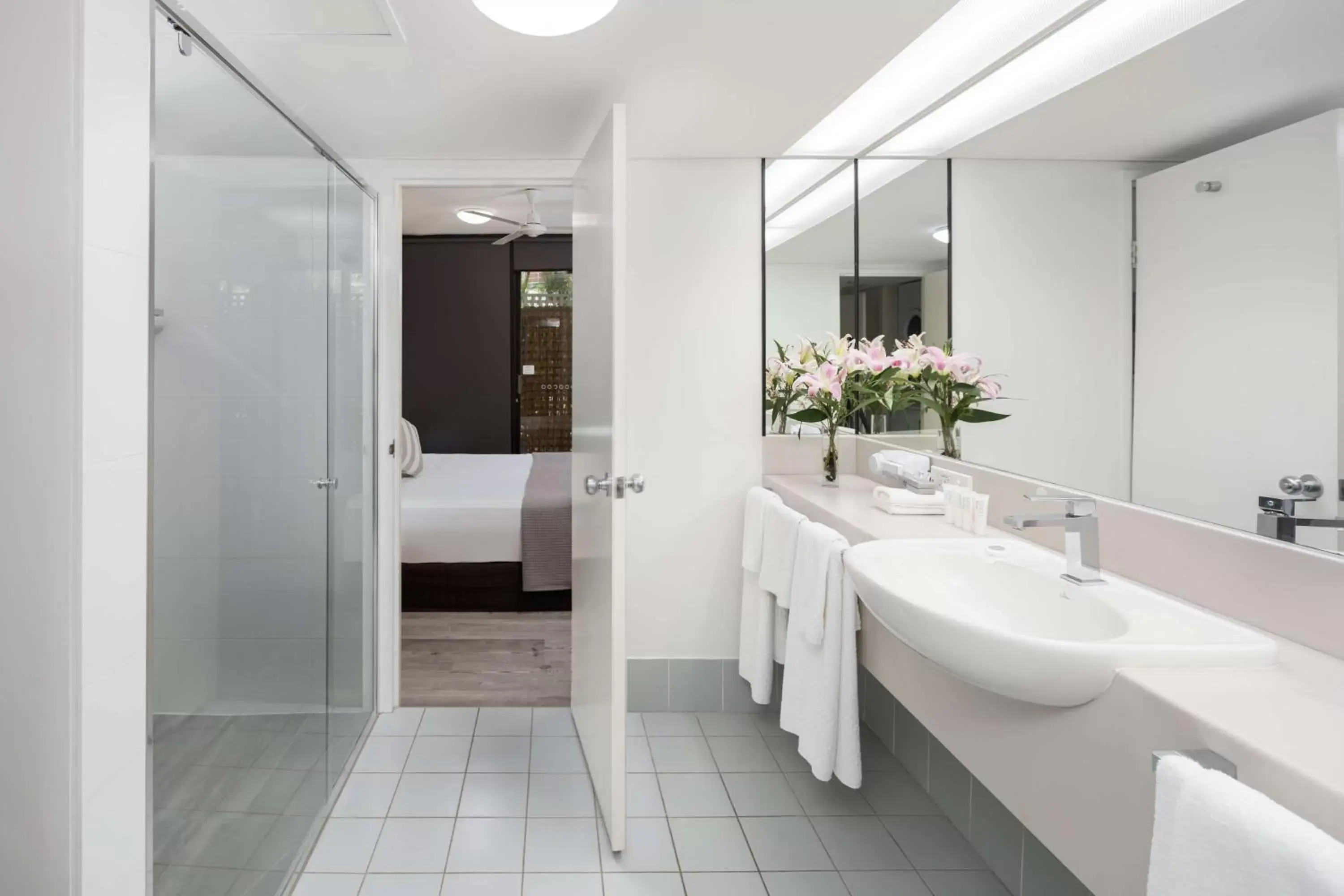 Bathroom in Rydges Esplanade Resort Cairns