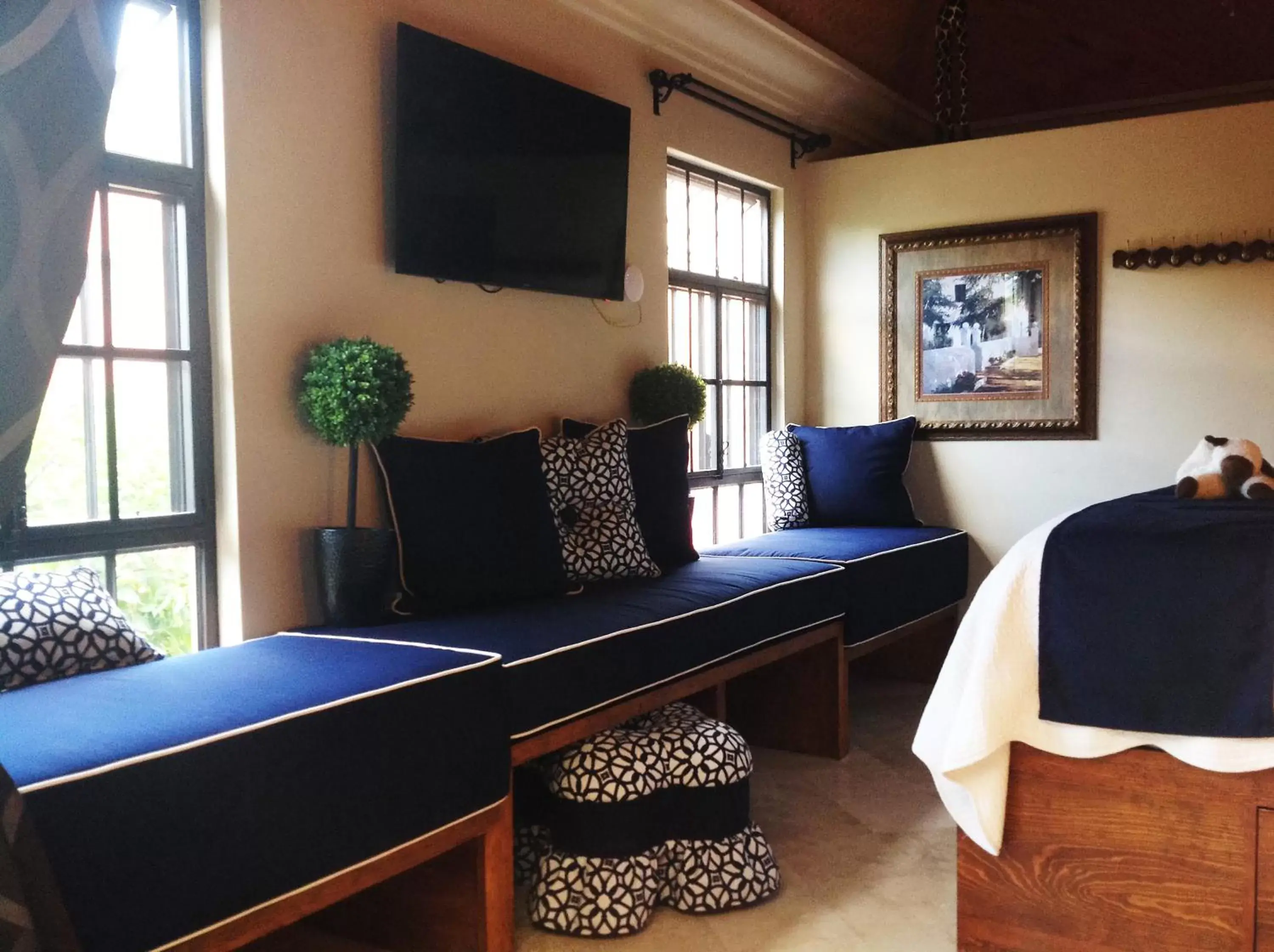 Bed, TV/Entertainment Center in Casa Grande Luxury Boutique Hotel