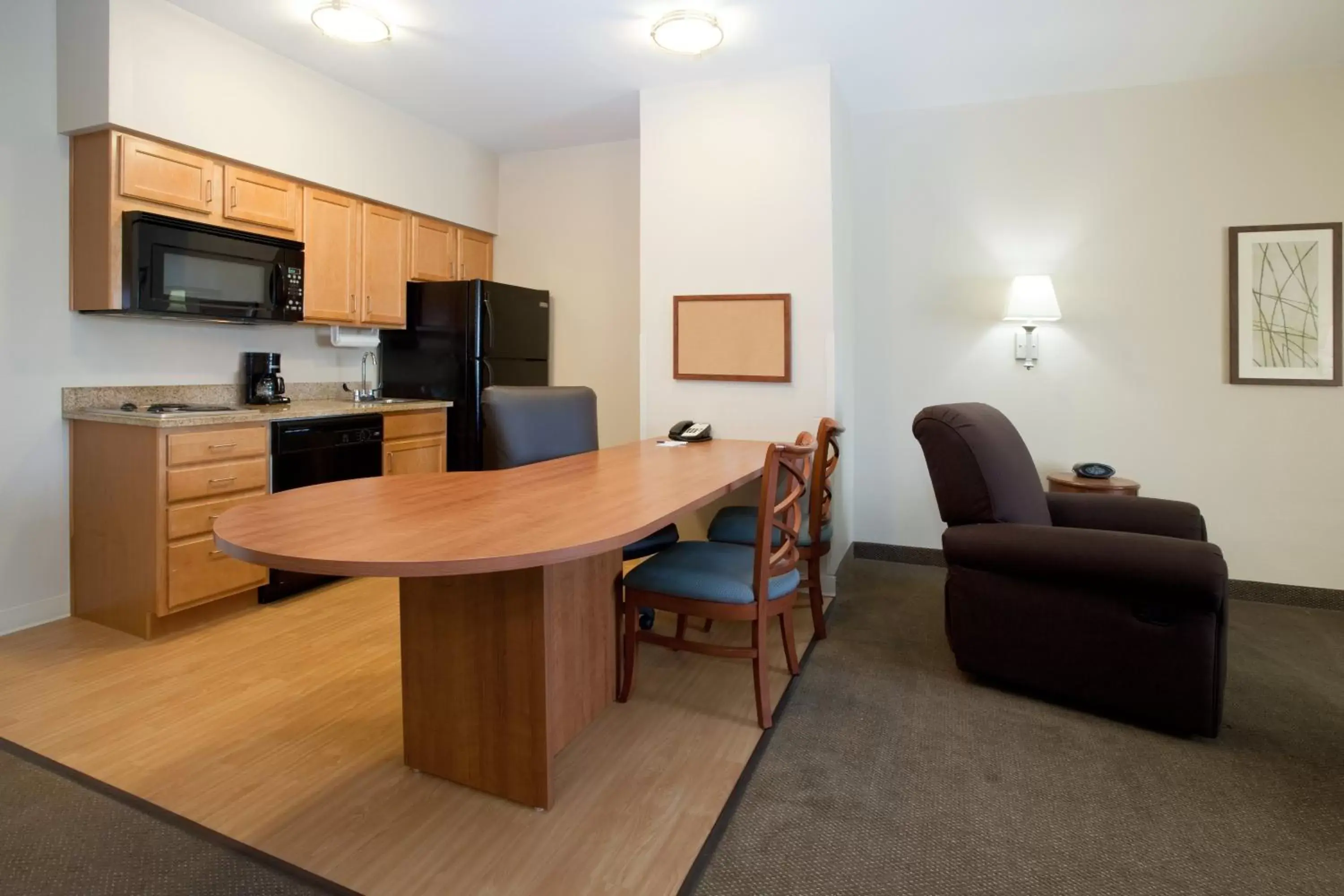 Photo of the whole room, Kitchen/Kitchenette in Candlewood Suites Craig-Northwest, an IHG Hotel