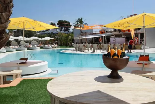 Swimming Pool in Hilton Vacation Club Ocean Beach Club Virginia Beach