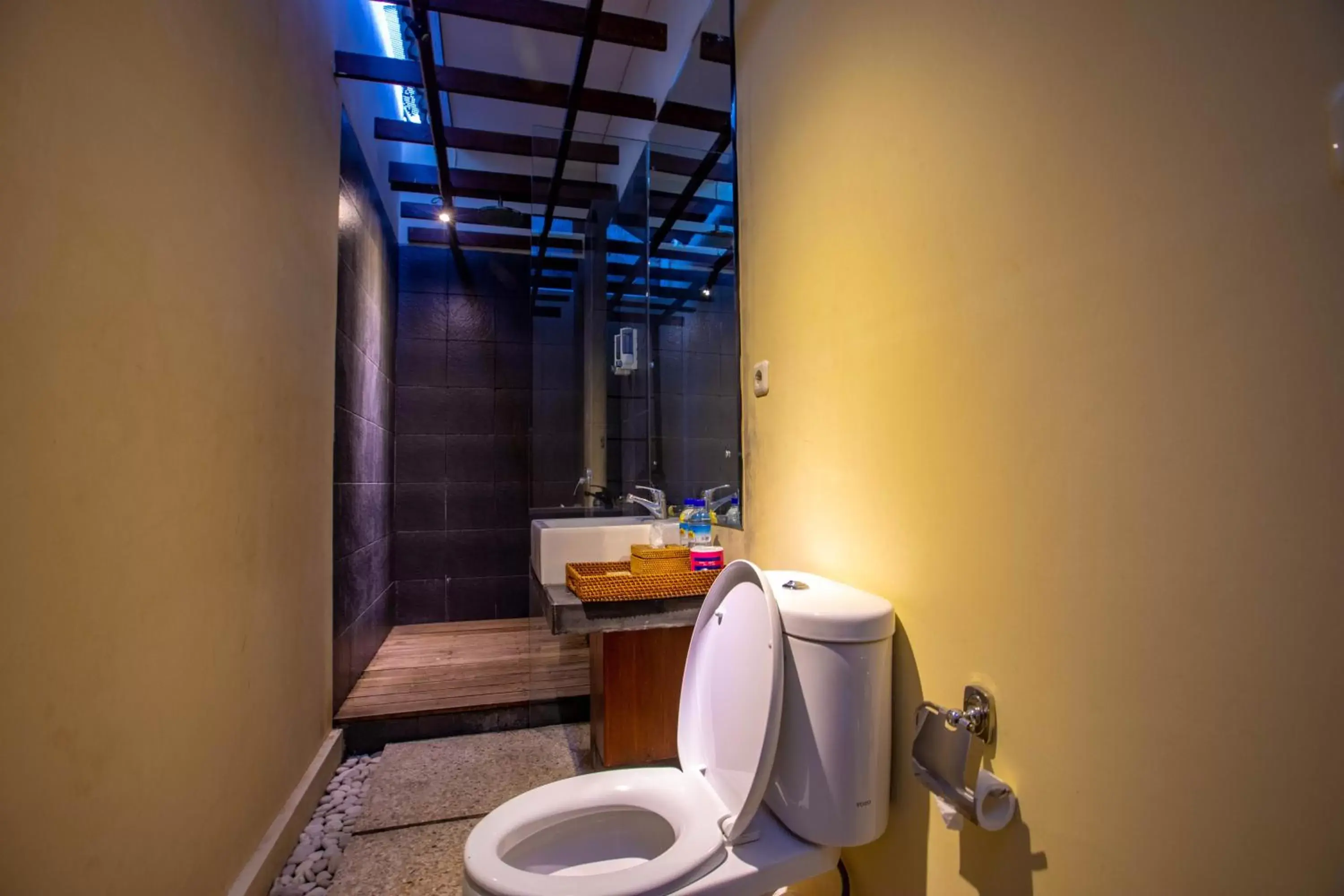 Bathroom in Gili Sands Hotel & Bar