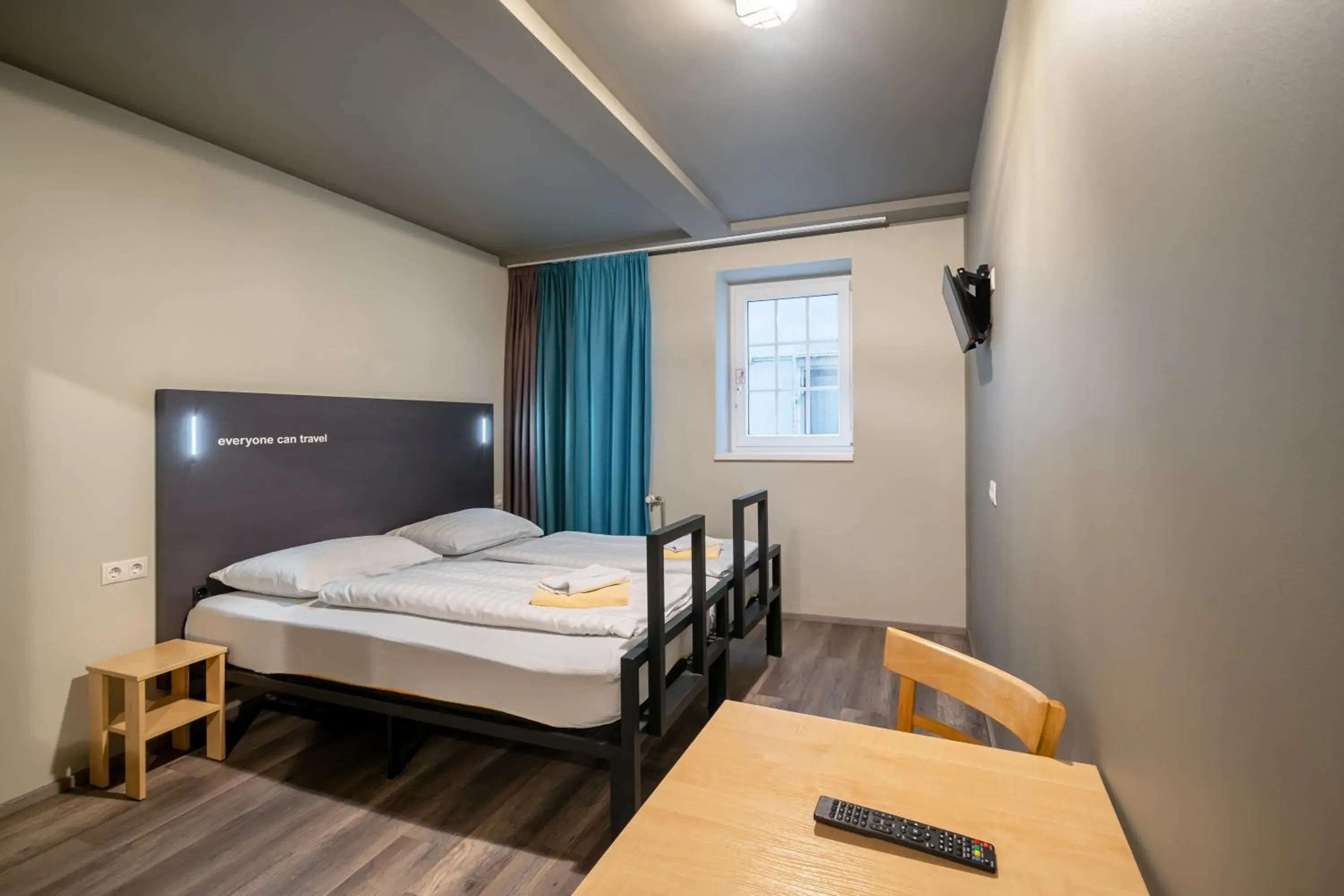 Photo of the whole room, Bed in A&O Salzburg Hauptbahnhof