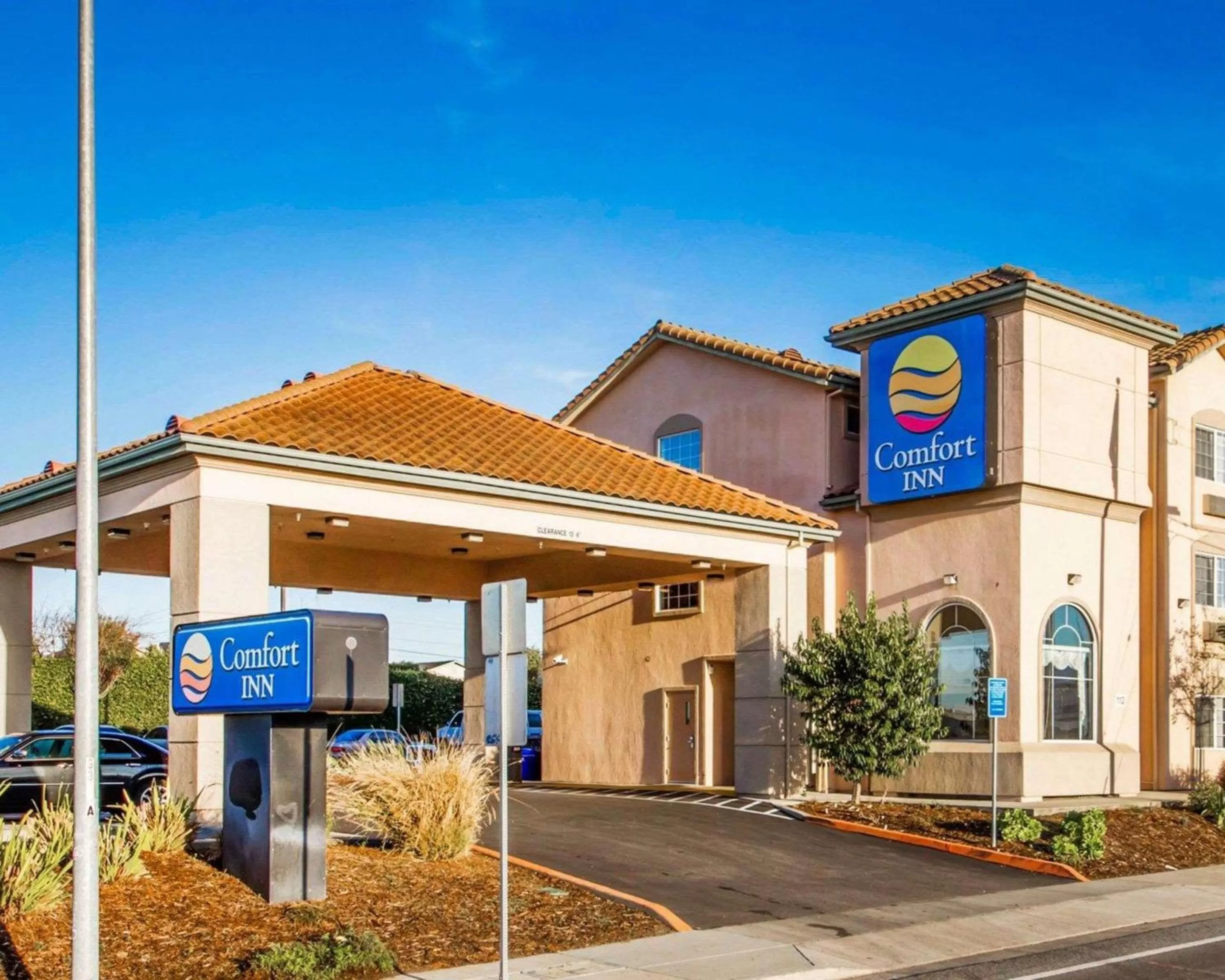 Property building in Comfort Inn Watsonville