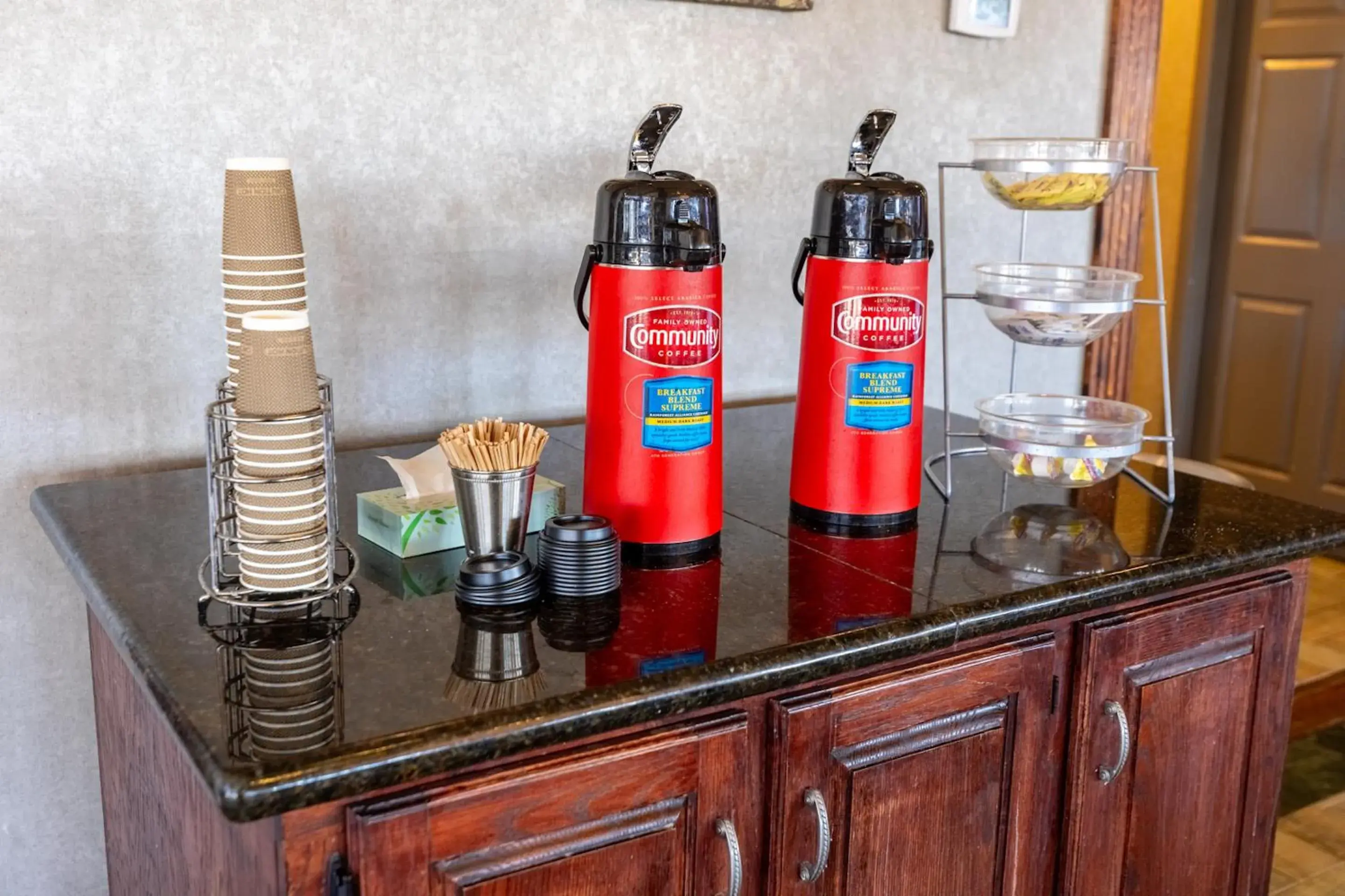 Lobby or reception in Red Roof Inn & Suites Irving - DFW Airport South Lobby or reception in Red Roof Inn & Suites Irving - DFW Airport South