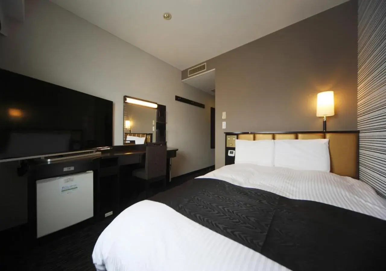 Photo of the whole room, Bed in Apa Hotel Aomori-Eki Kencho-Dori