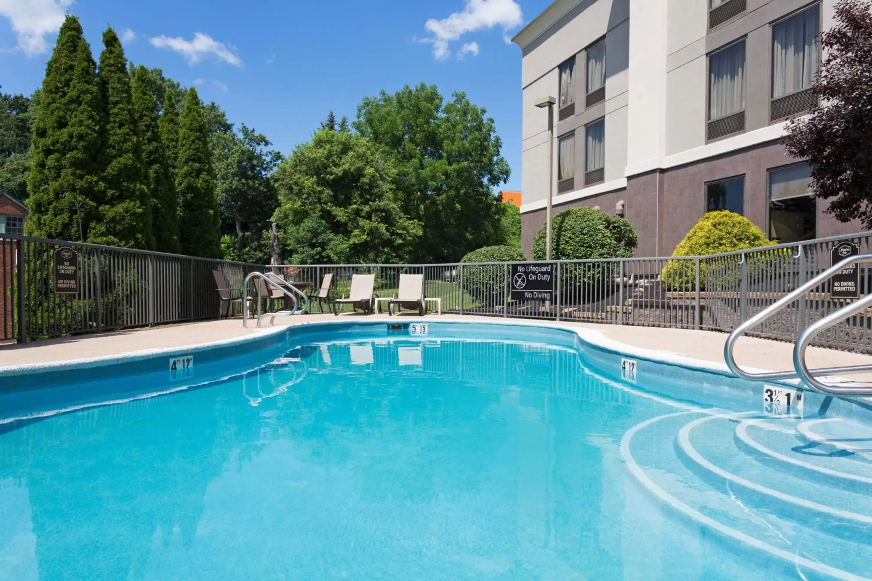 Swimming Pool in Hampton Inn Pittsburgh/West Mifflin