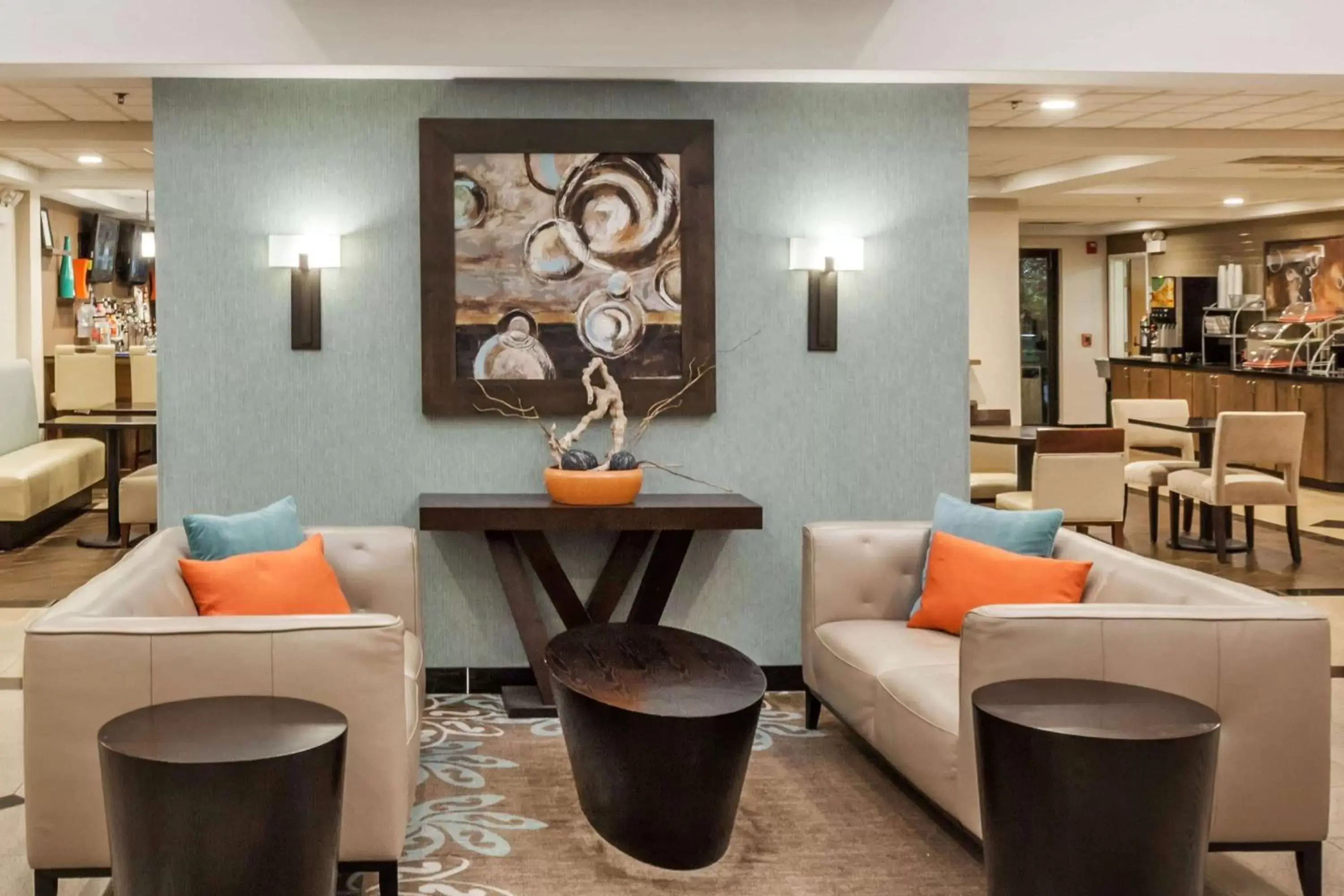 Lobby or reception, Lounge/Bar in Wingate by Wyndham Schaumburg