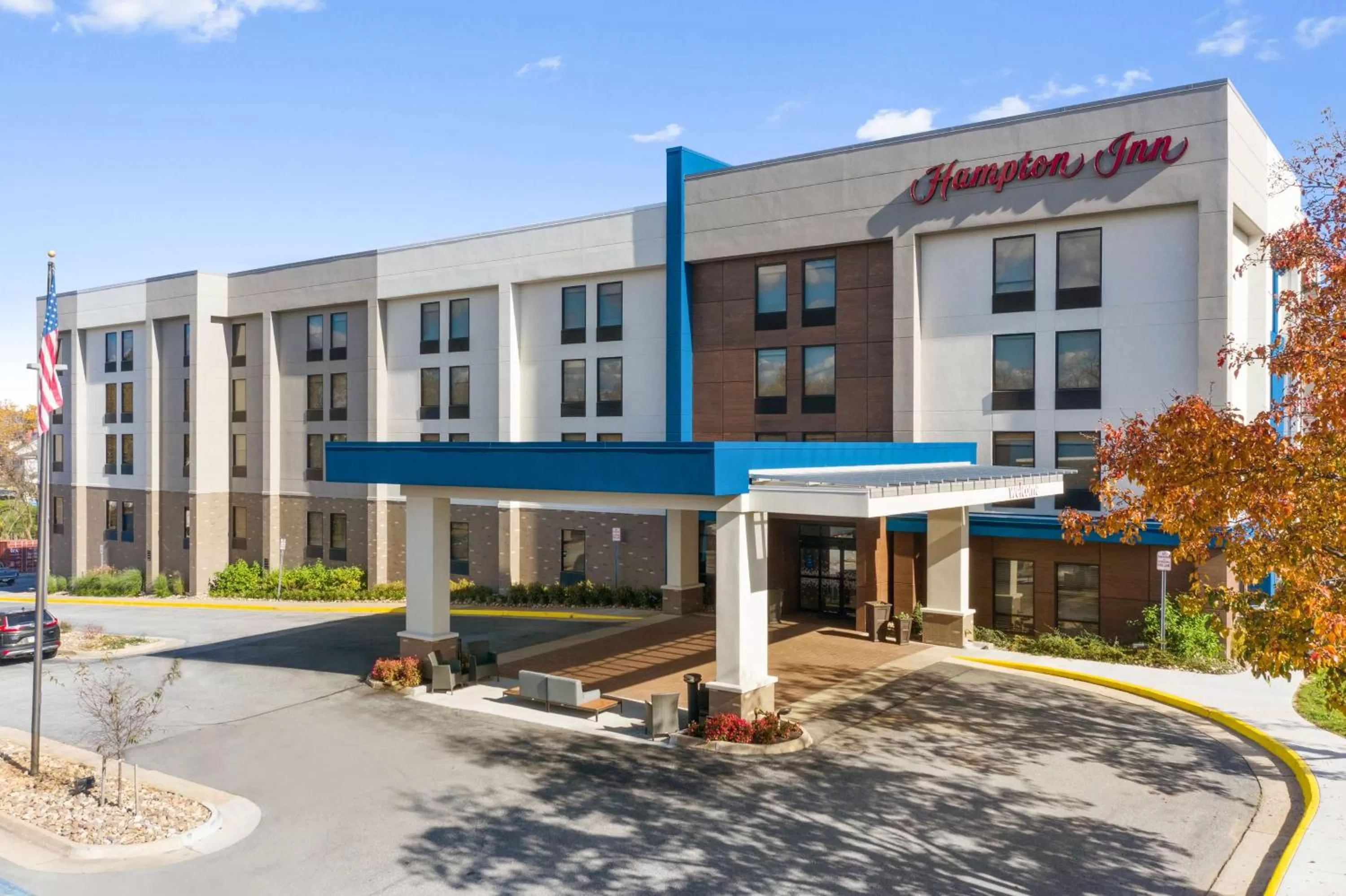 Property building in Hampton Inn Winchester