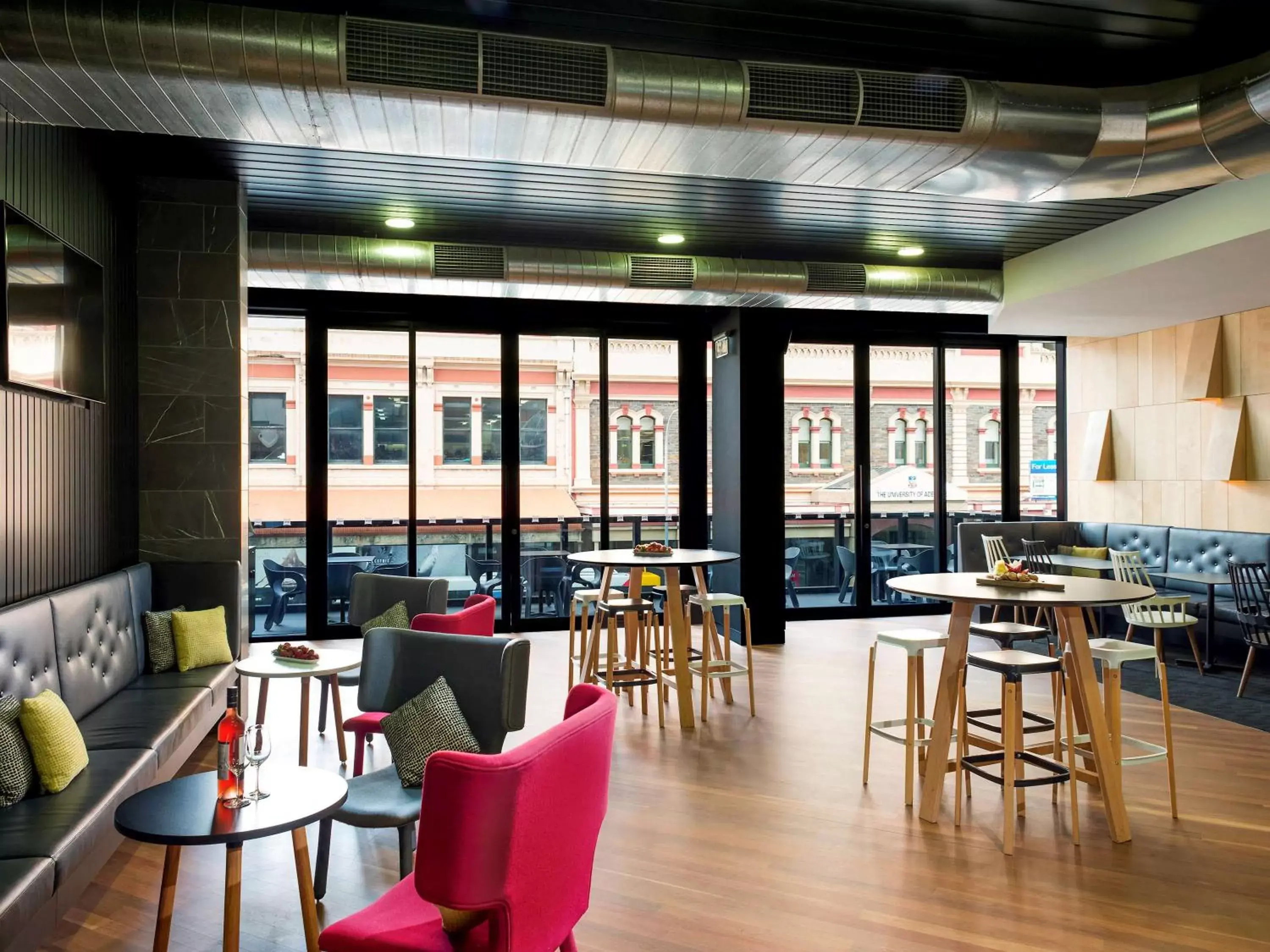On site, Restaurant/Places to Eat in ibis Adelaide