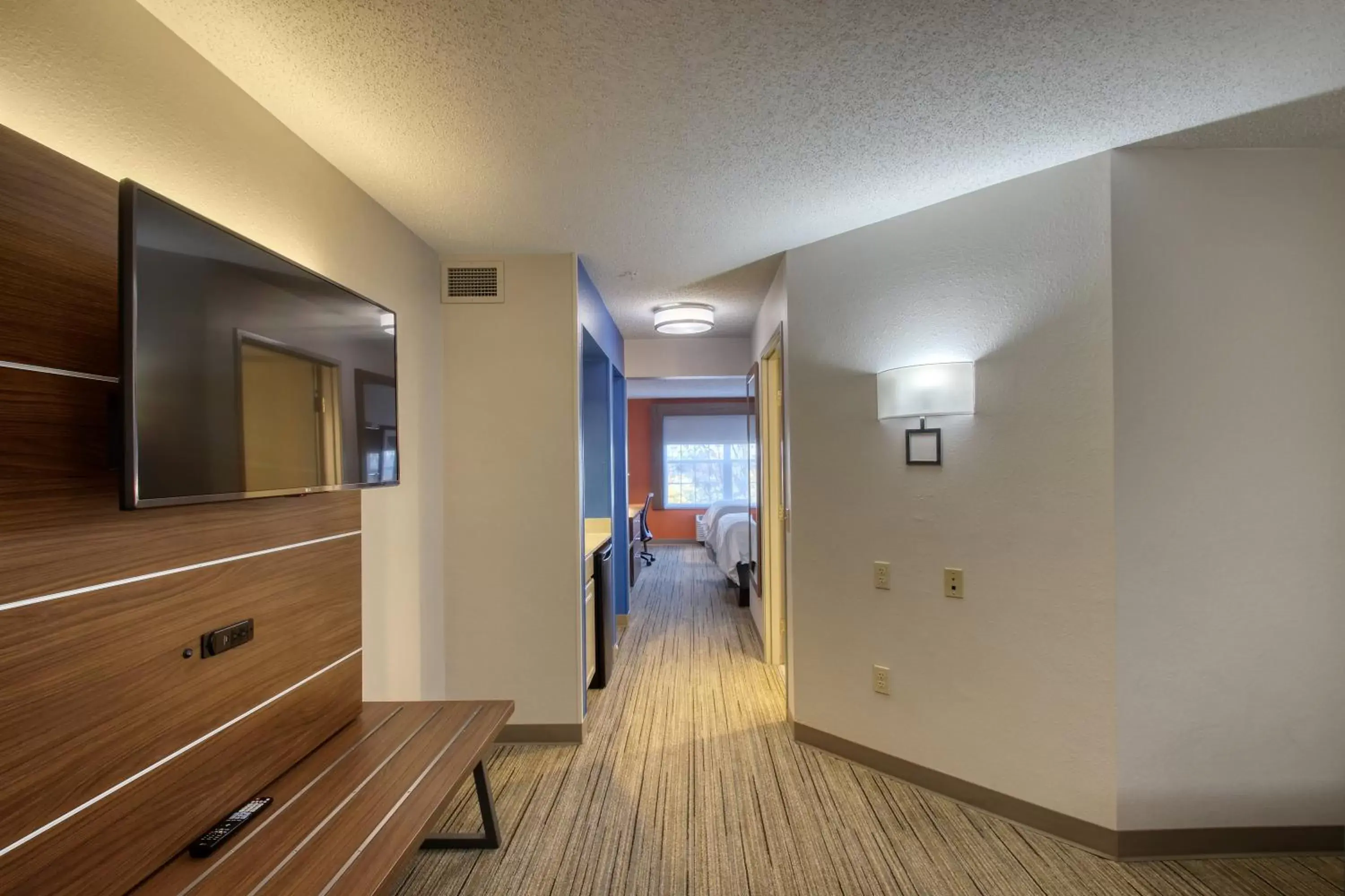 Photo of the whole room, TV/Entertainment Center in Holiday Inn Express Hotel & Suites Oshkosh - State Route 41, an IHG Hotel