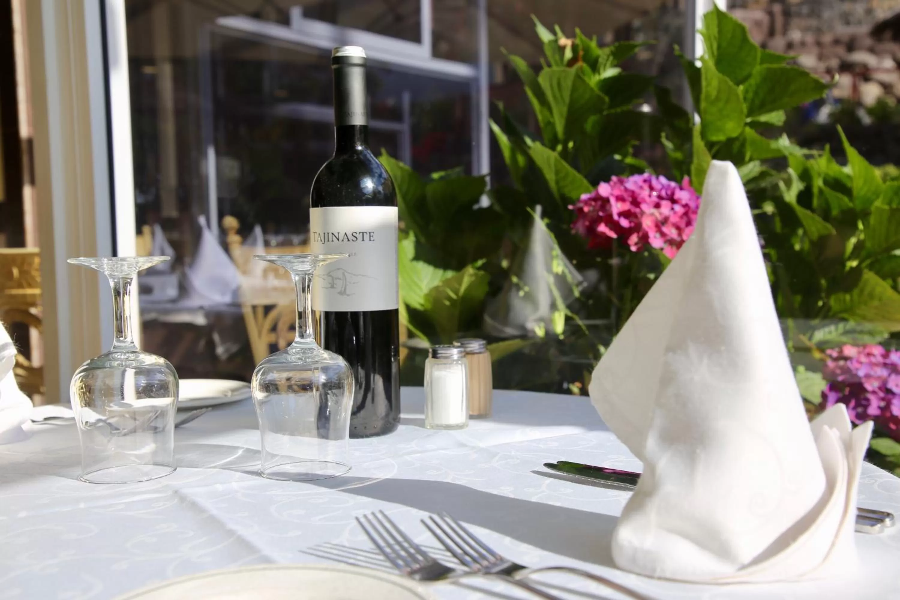 Restaurant/places to eat in Hotel Puerto Palace