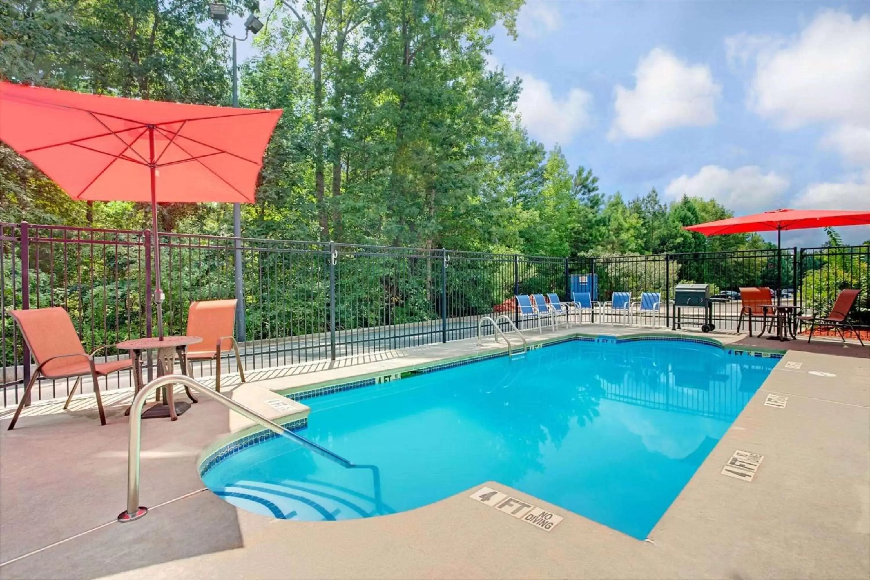 Pool view, Swimming Pool in Microtel Inn & Suites by Wyndham Stockbridge/Atlanta I-75