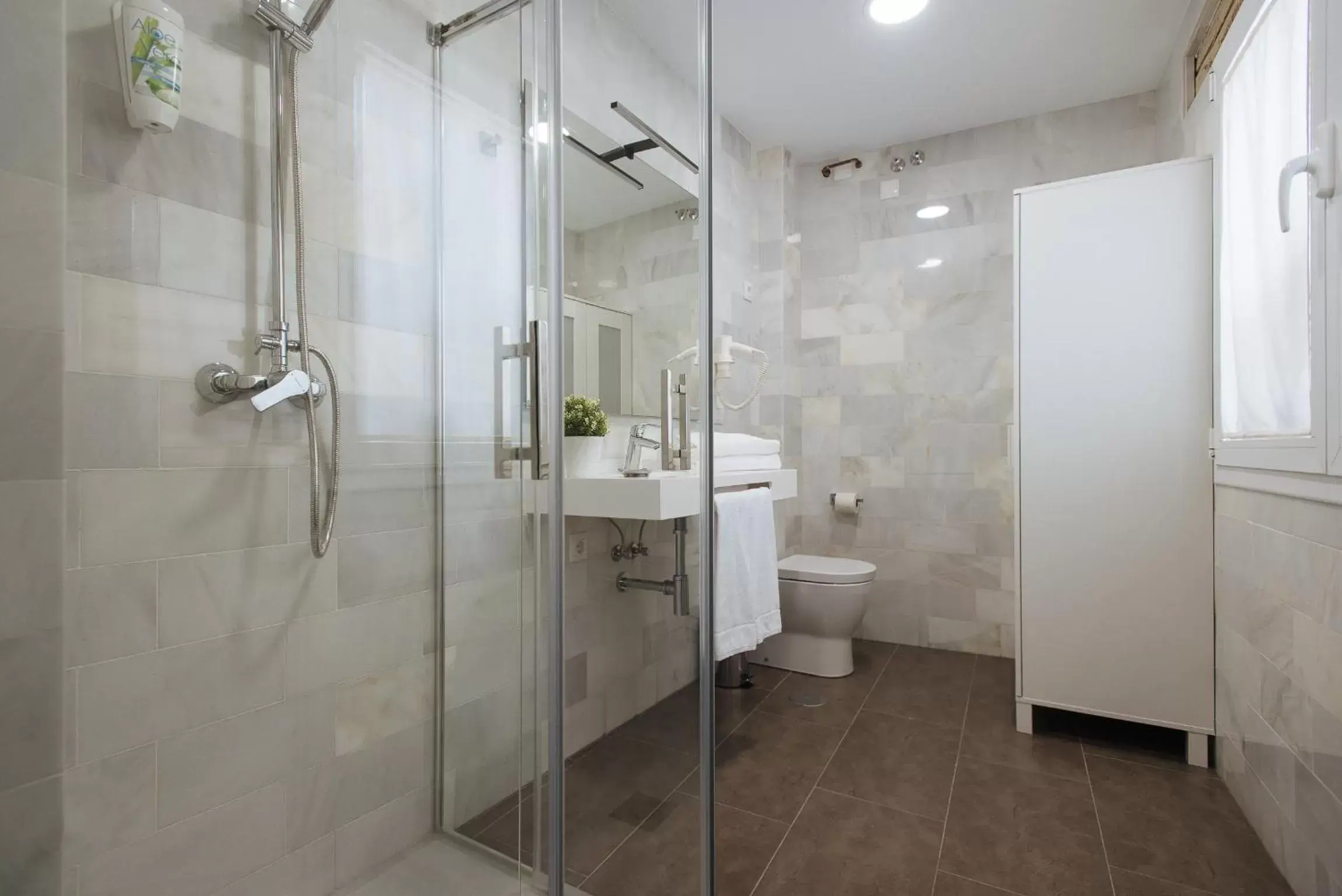 Shower, Bathroom in Hommyhome Casa Assle