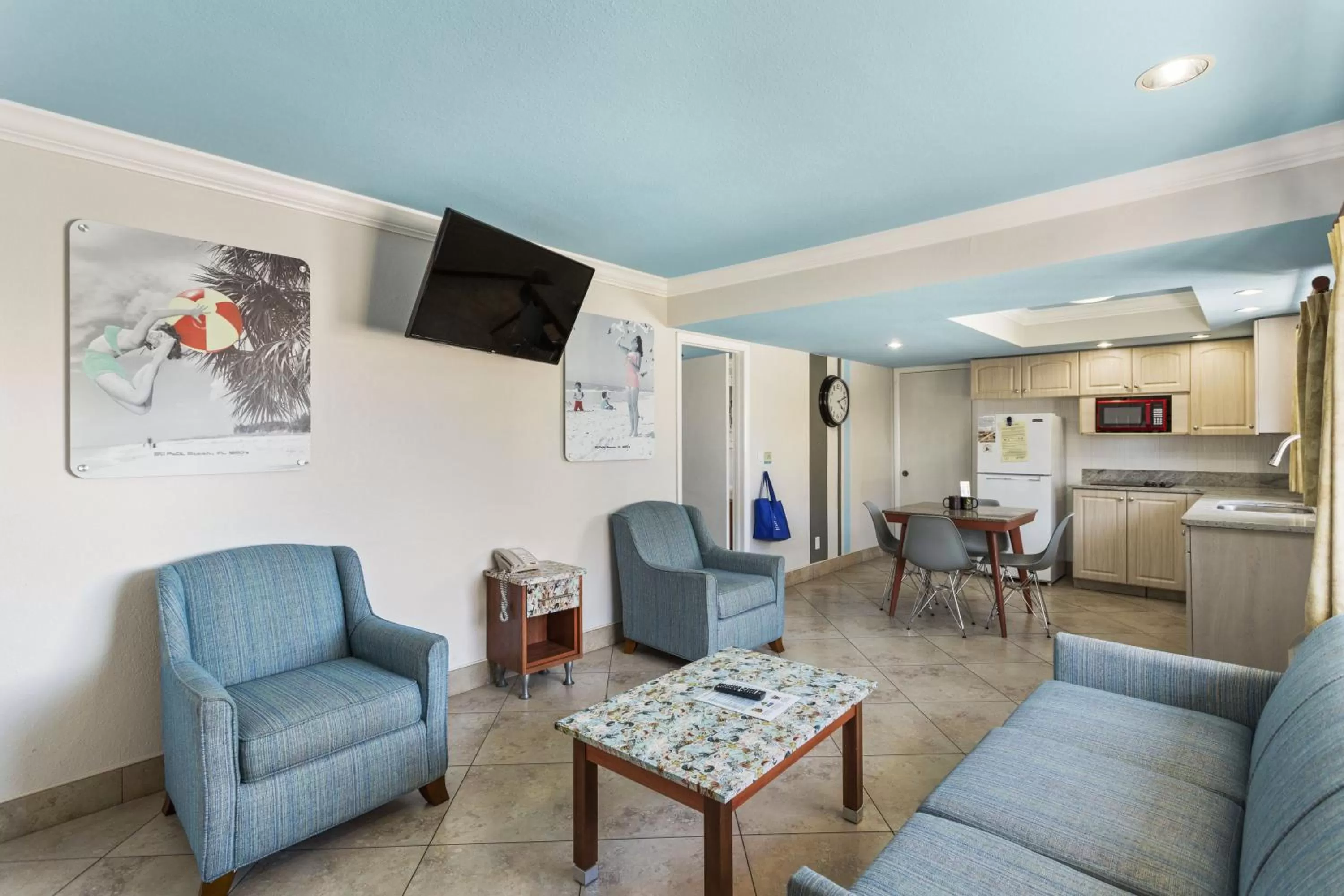 Coffee/tea facilities in Plaza Beach Hotel - Beachfront Resort