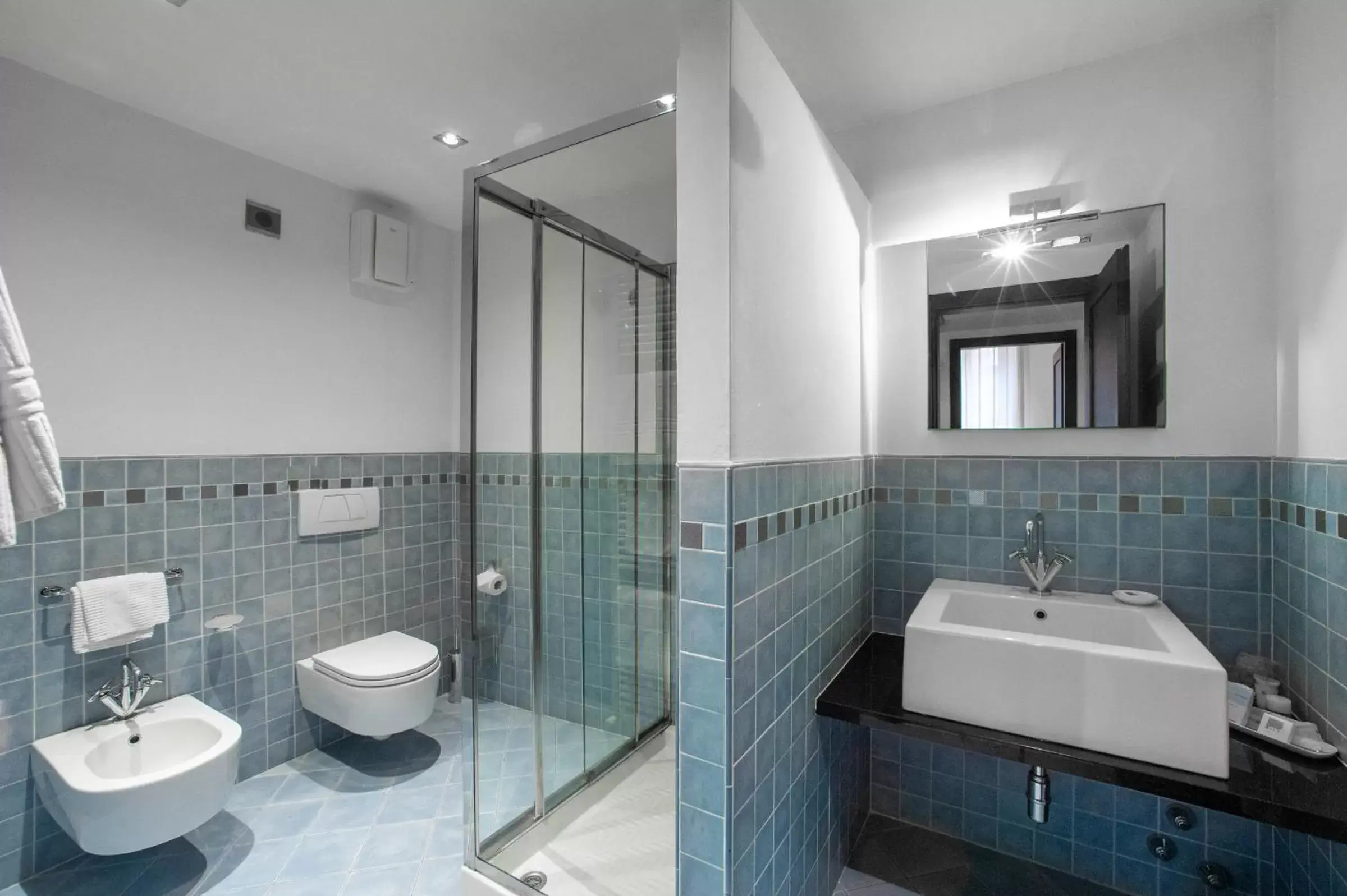 Bathroom in Hotel Annunziata