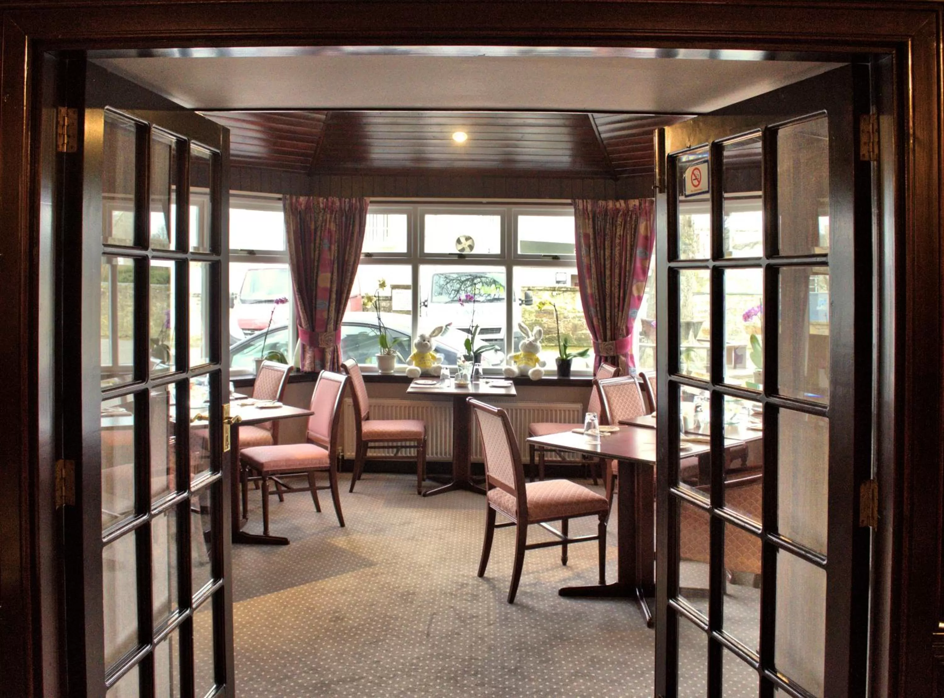 Restaurant/places to eat in Sunninghill Hotel