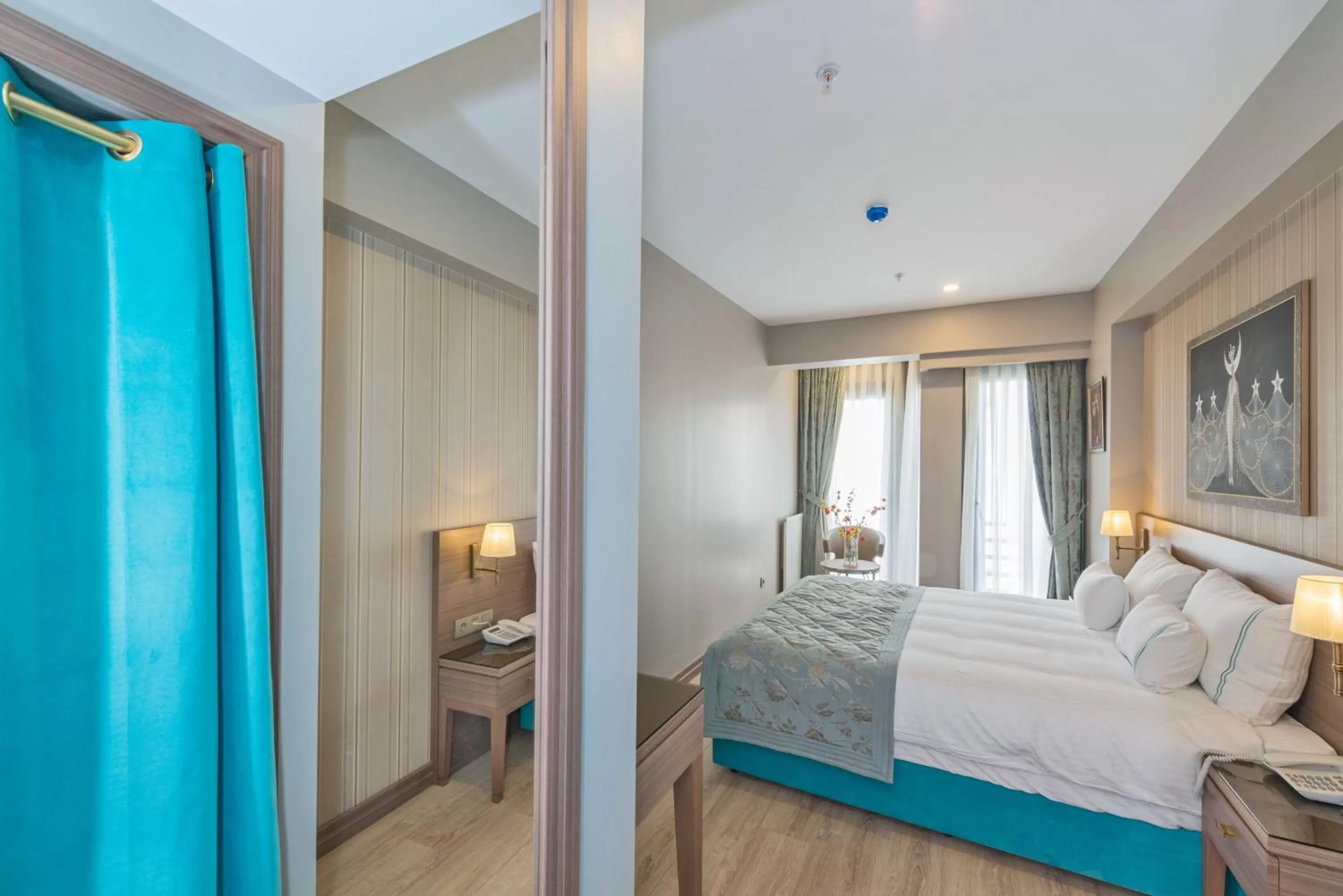 Photo of the whole room, Bed in Taximist Hotel