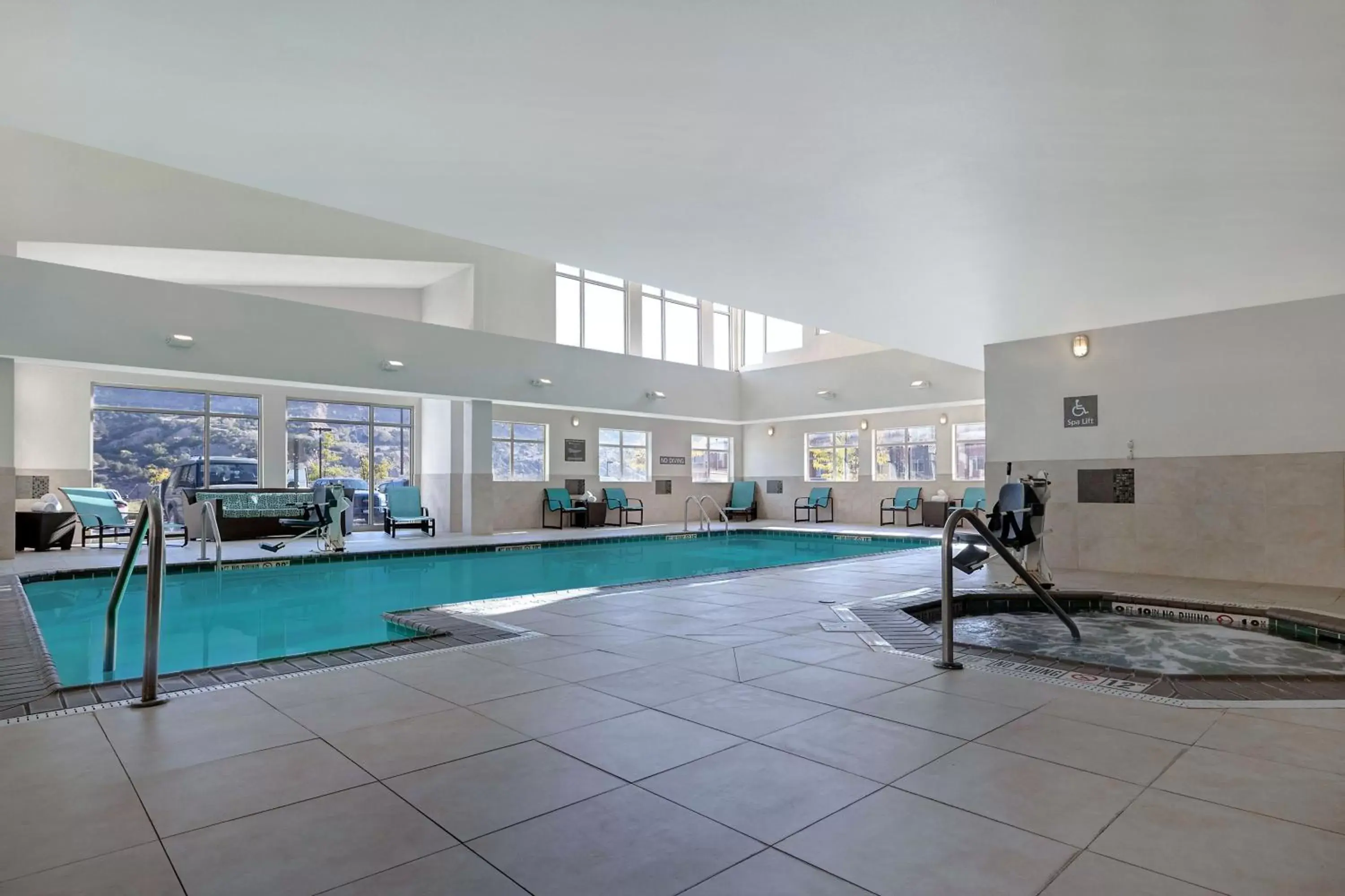 Swimming Pool in Residence Inn Glenwood Springs