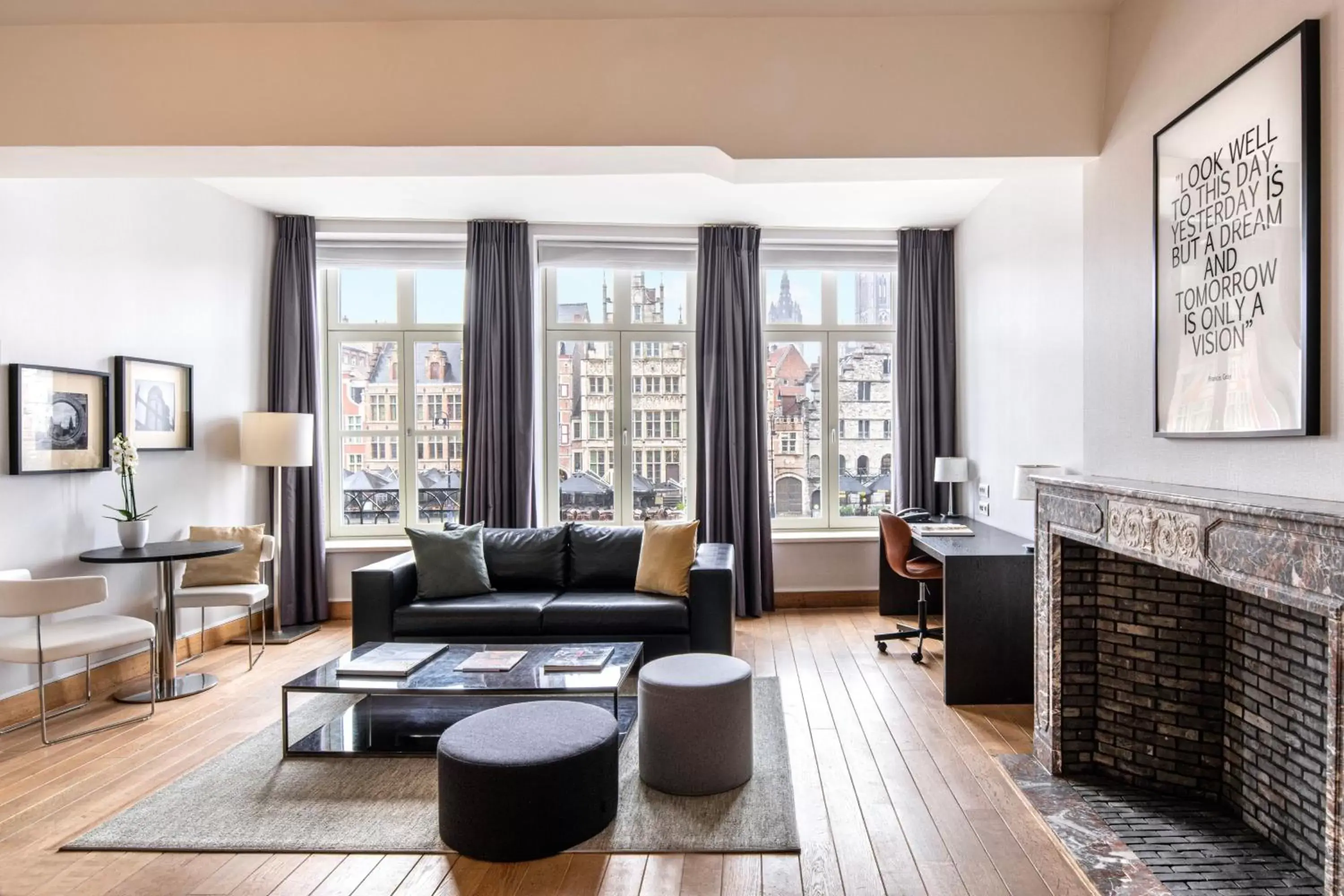 Bedroom, Seating Area in Ghent Marriott Hotel