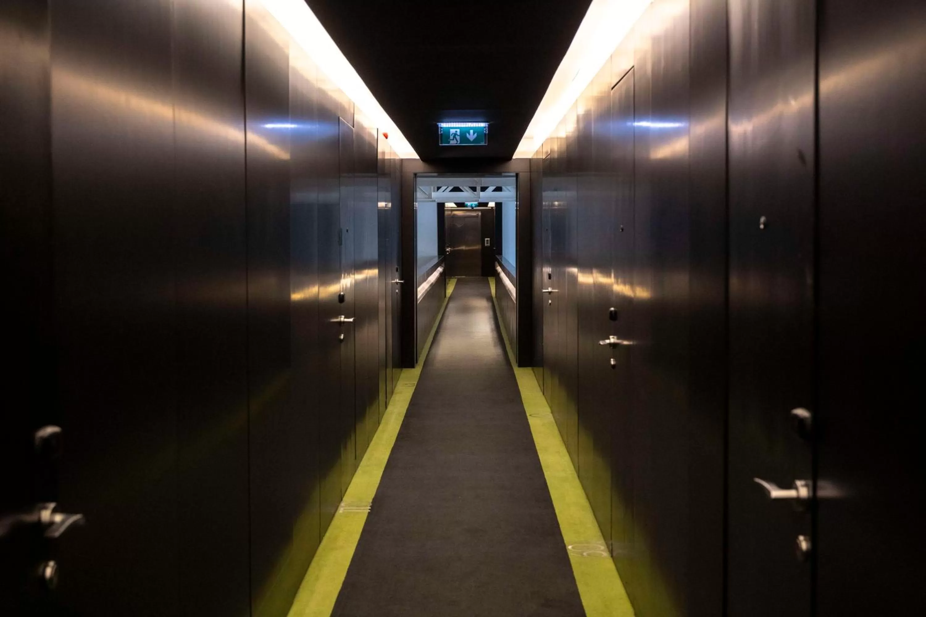 Lobby or reception in DoubleTree by Hilton Lisbon Fontana Park