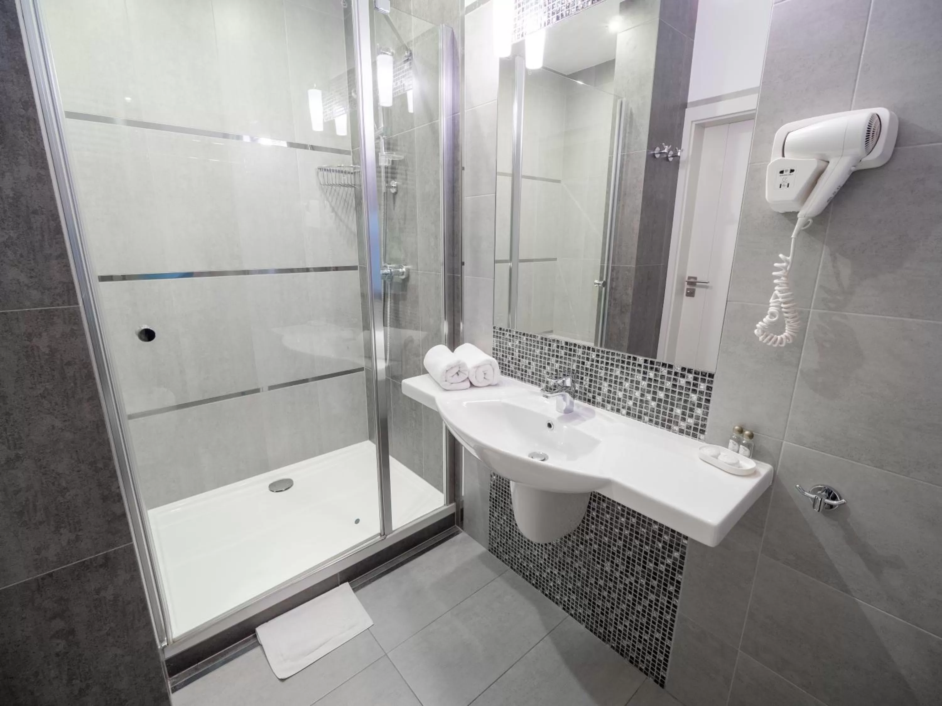 Bathroom in Hotel Miodowa