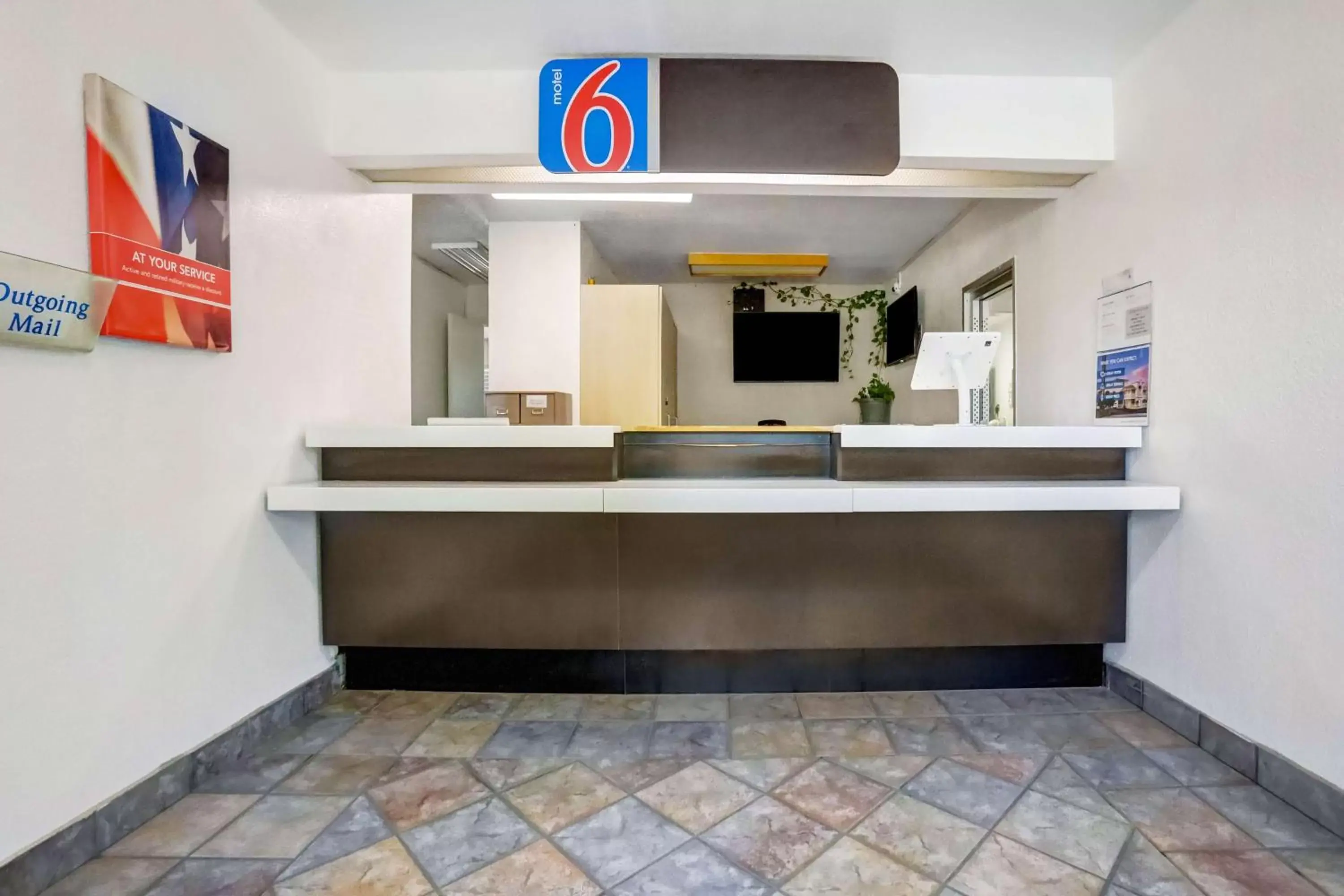 Lobby or reception, Lobby/Reception in Motel 6-Red Bluff, CA