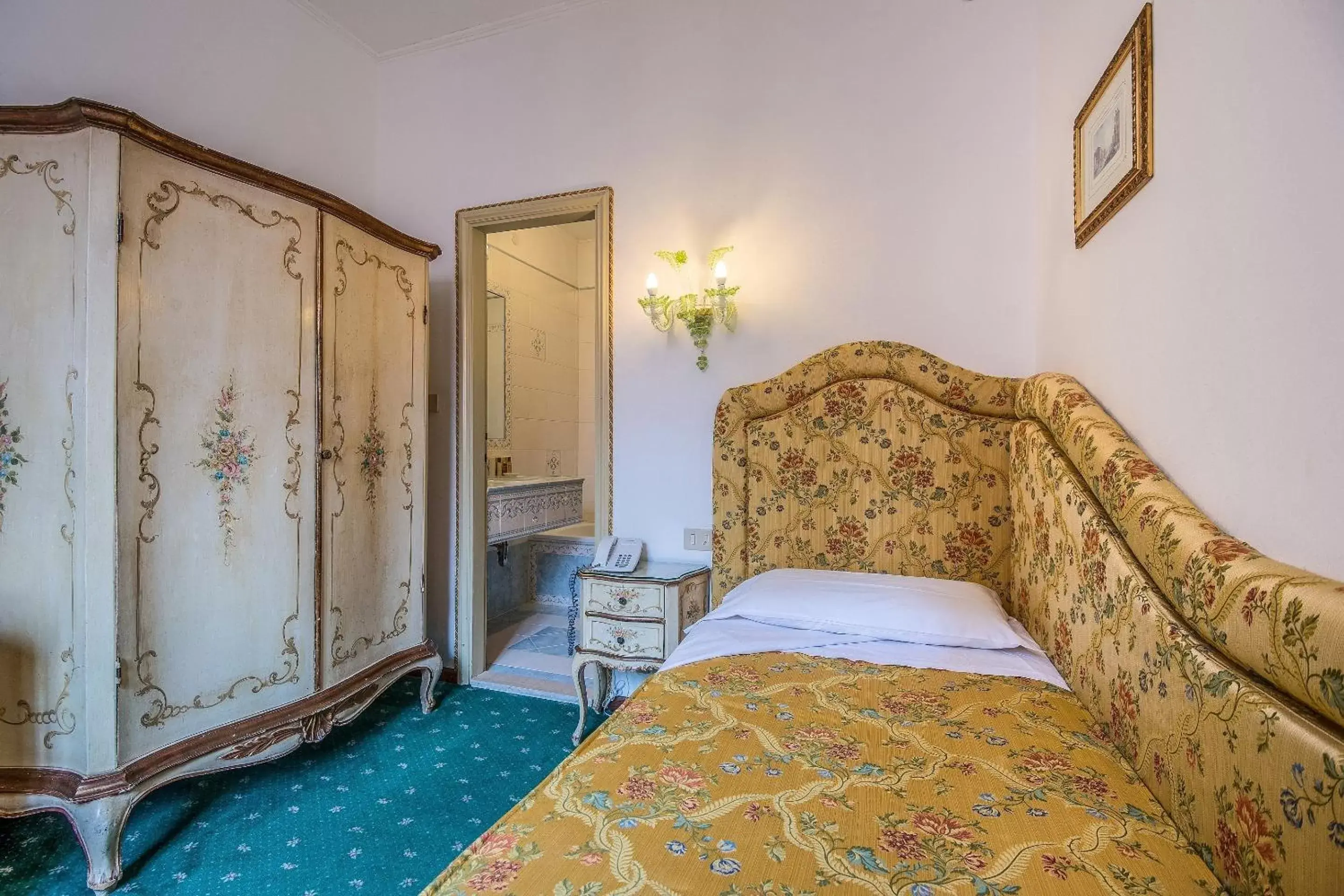 Classic Single Room in Hotel Giorgione