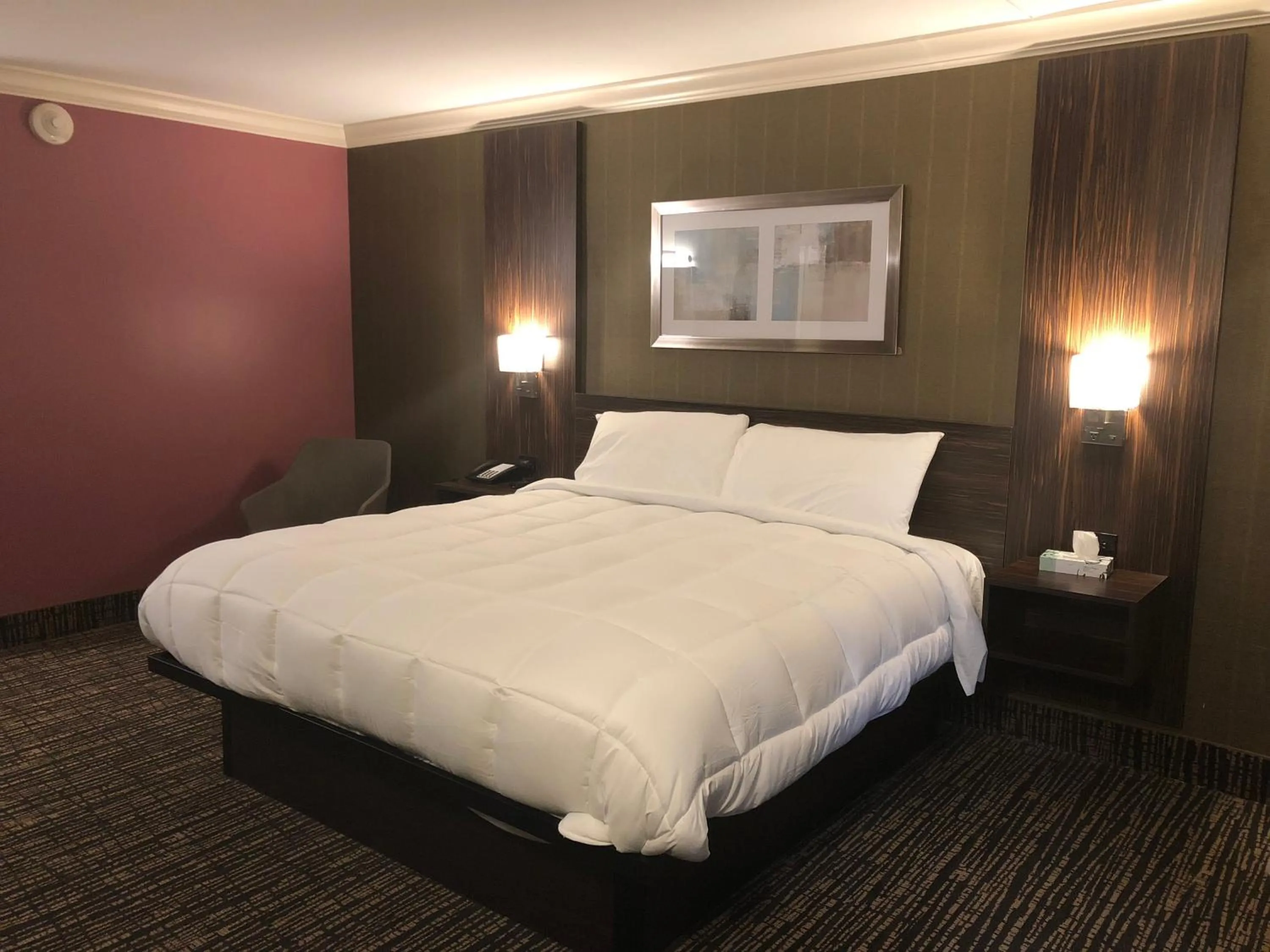 Bed in The Lincoln Hotel Philadelphia