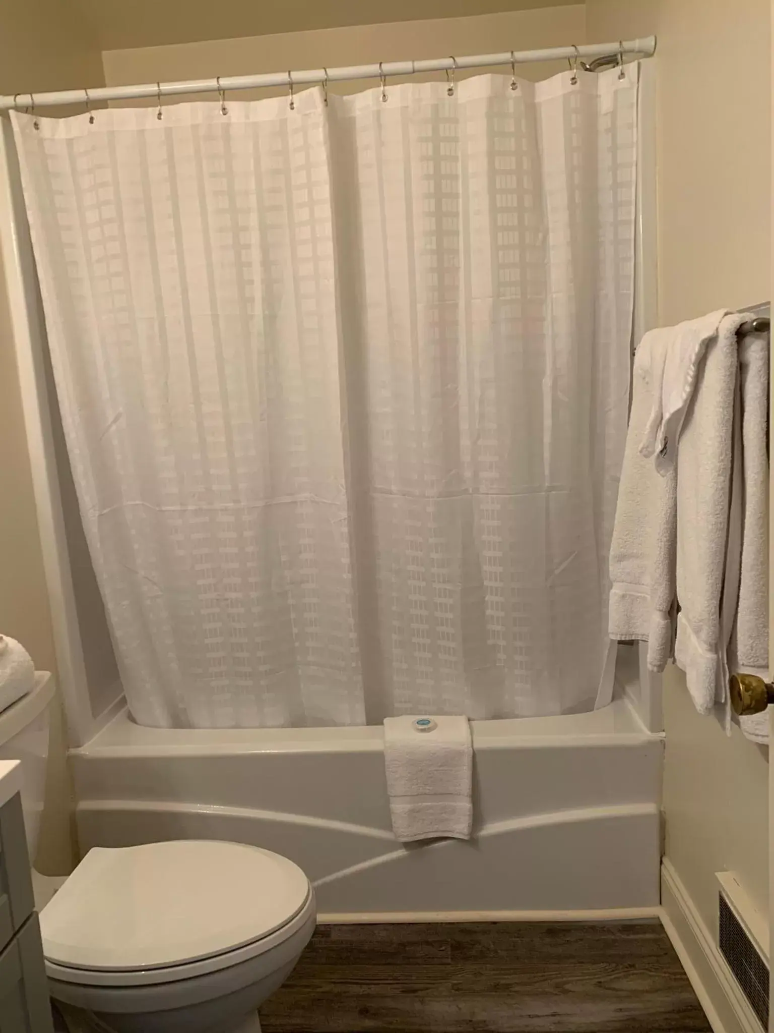 Bathroom in Ocean Glass Inn