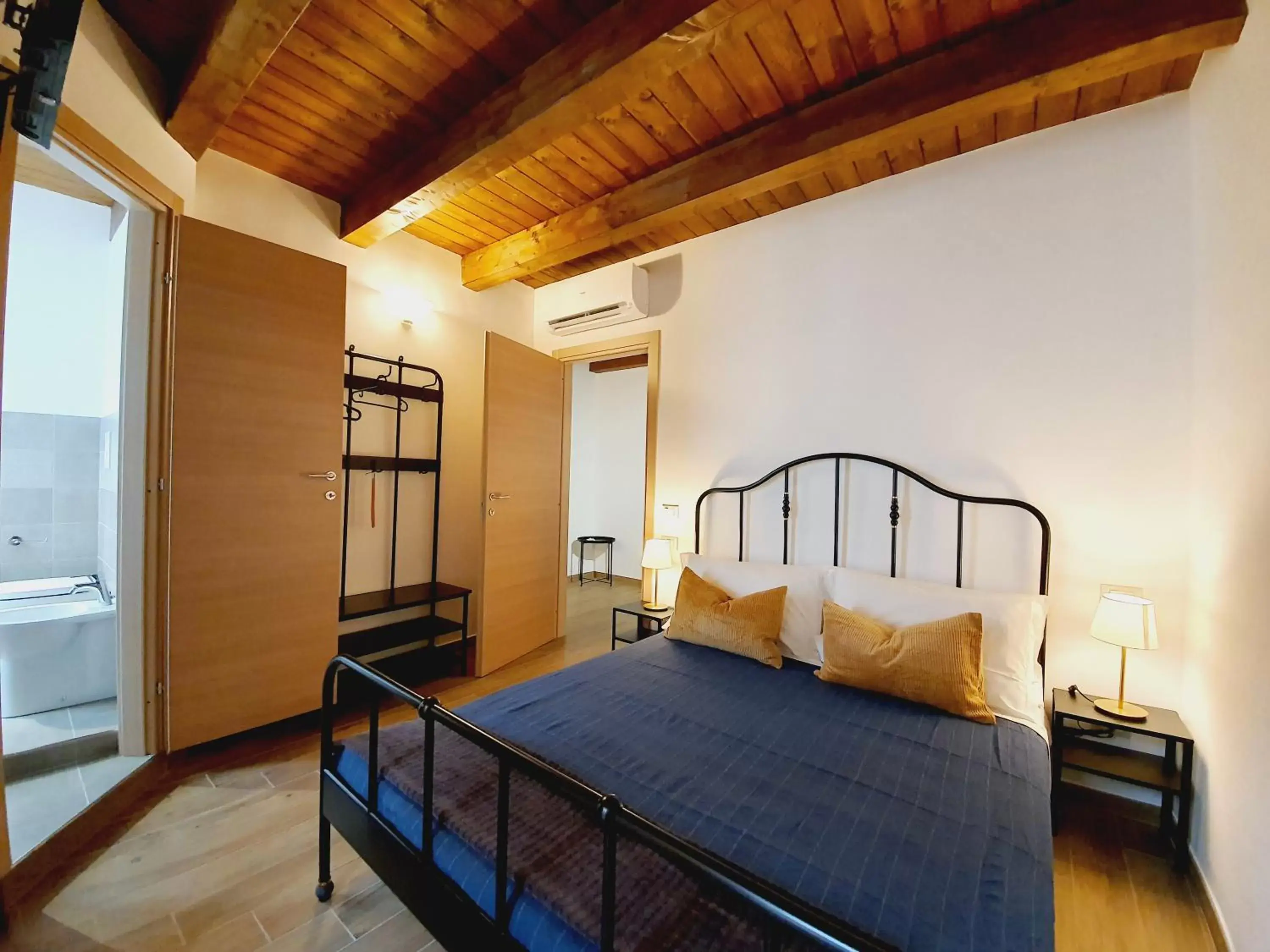 Bed in Casa Ludo - Fondi Vertice Rooms