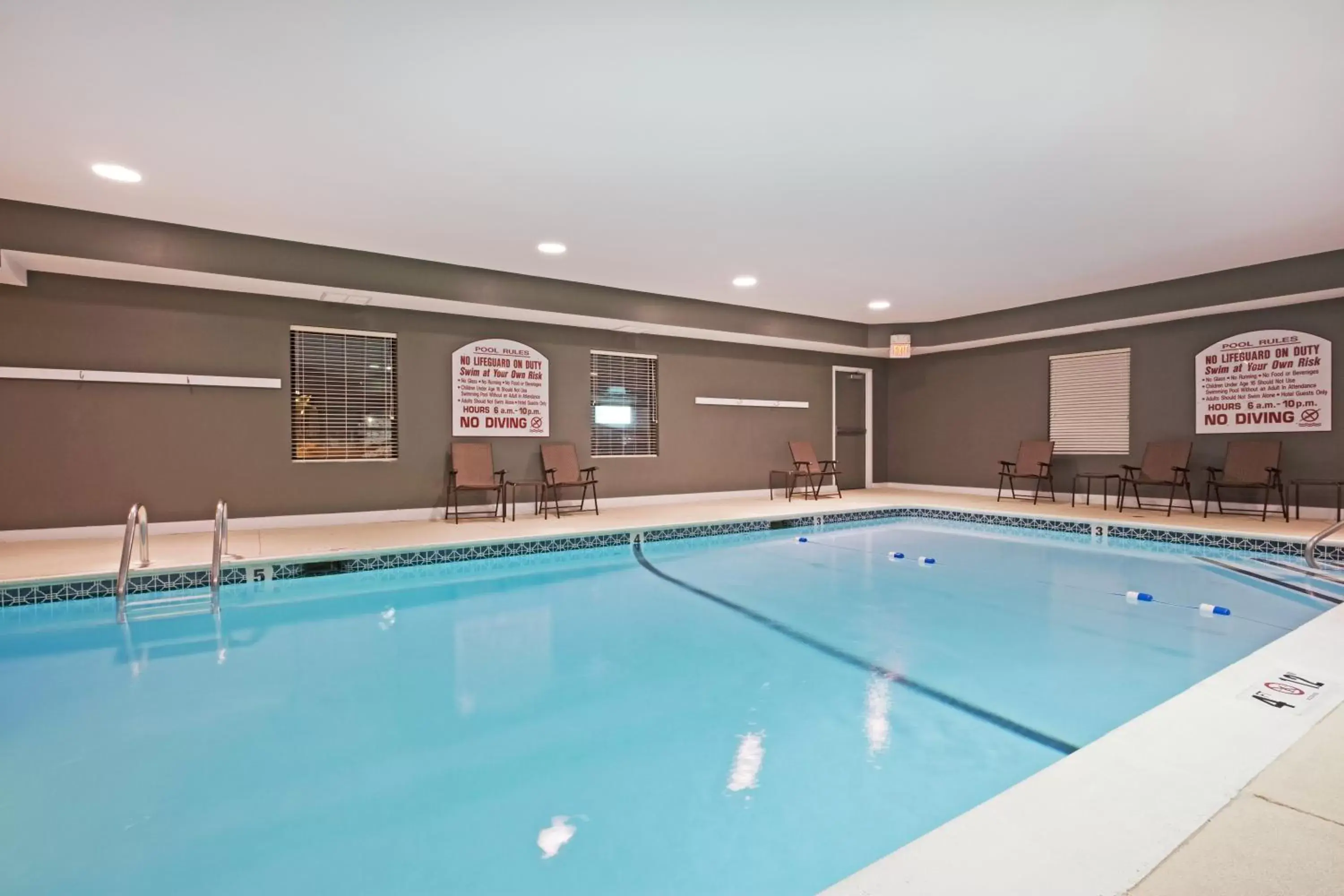 Swimming Pool in Best Western North Attleboro - Providence Beltway