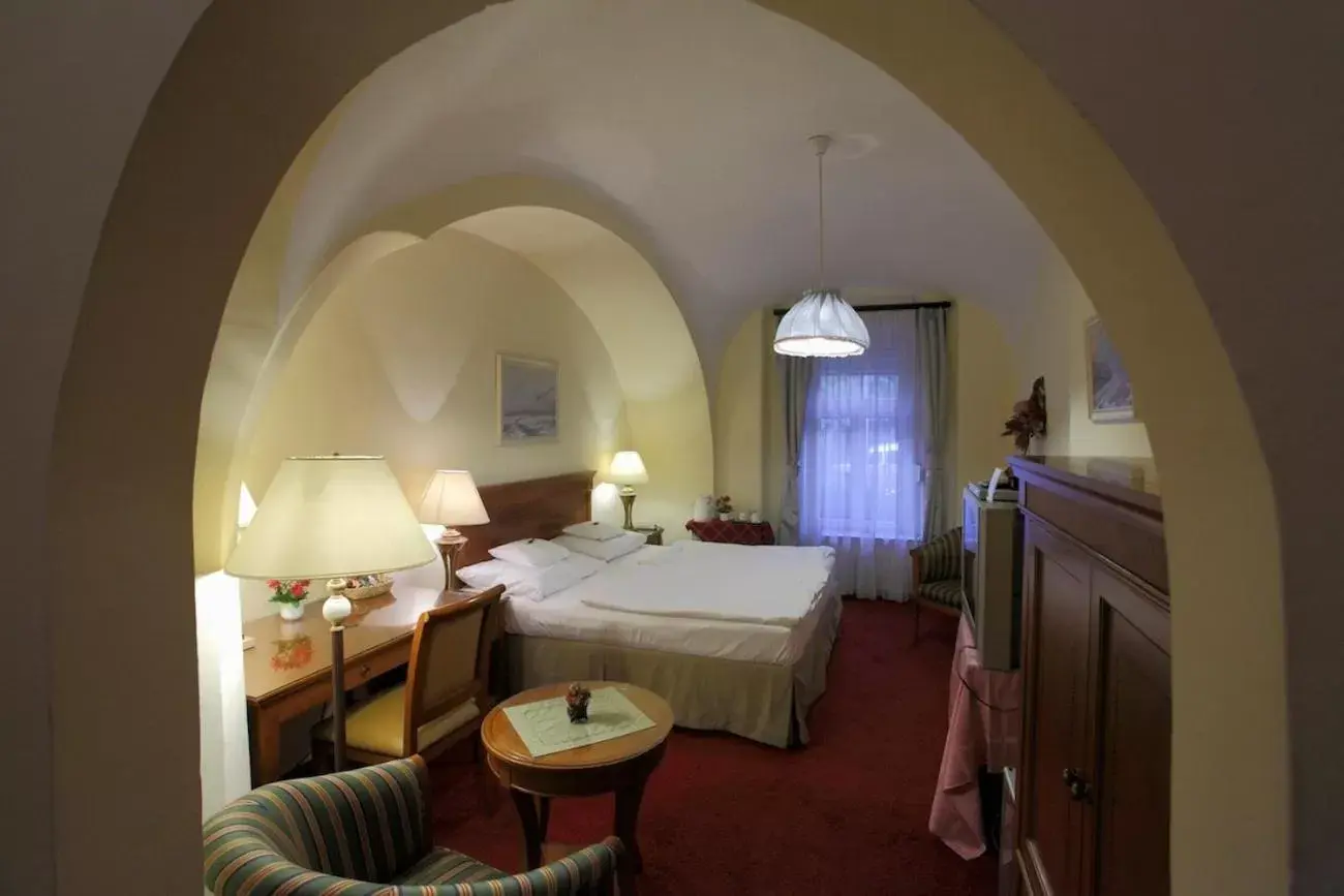 Photo of the whole room, Bed in Hotel Romantik Eger