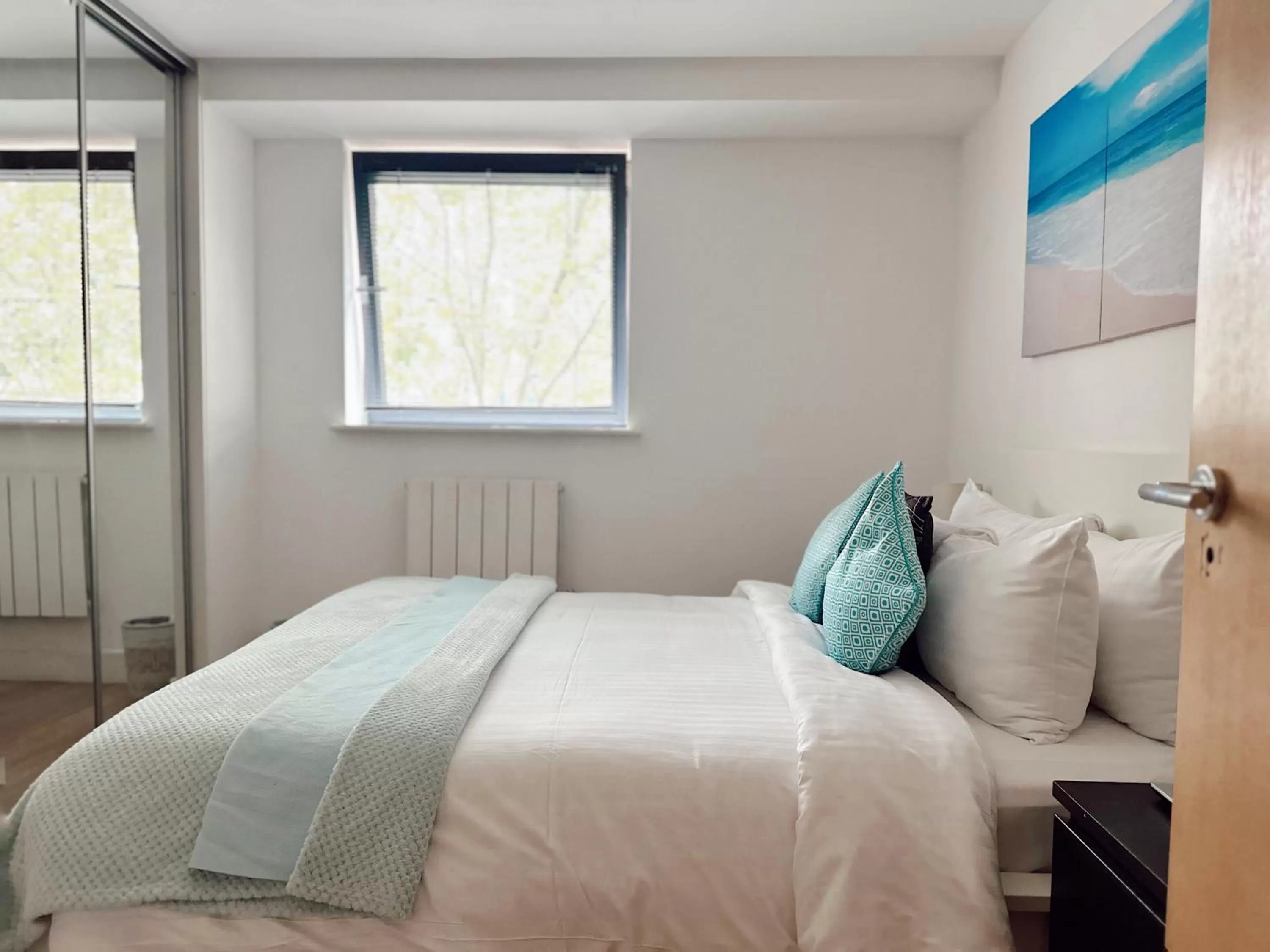 Bed in Canary Wharf - Luxury Apartments