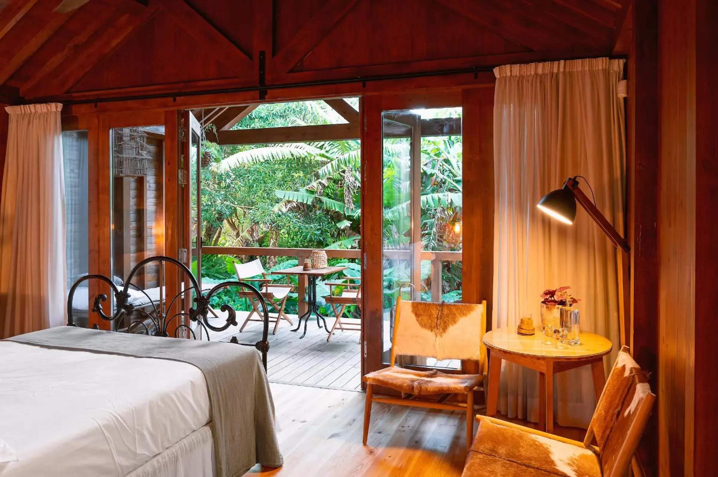Bedroom, Restaurant/Places to Eat in Senhora da Rosa, Tradition & Nature Hotel