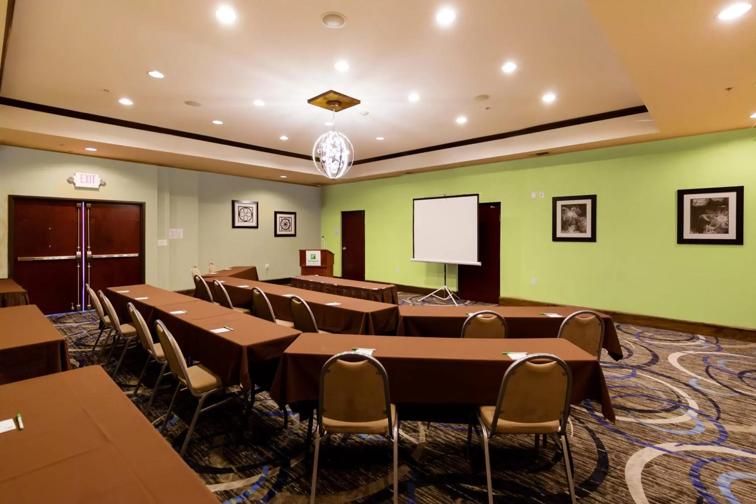 Meeting/conference room in Holiday Inn Houston-Webster, an IHG Hotel