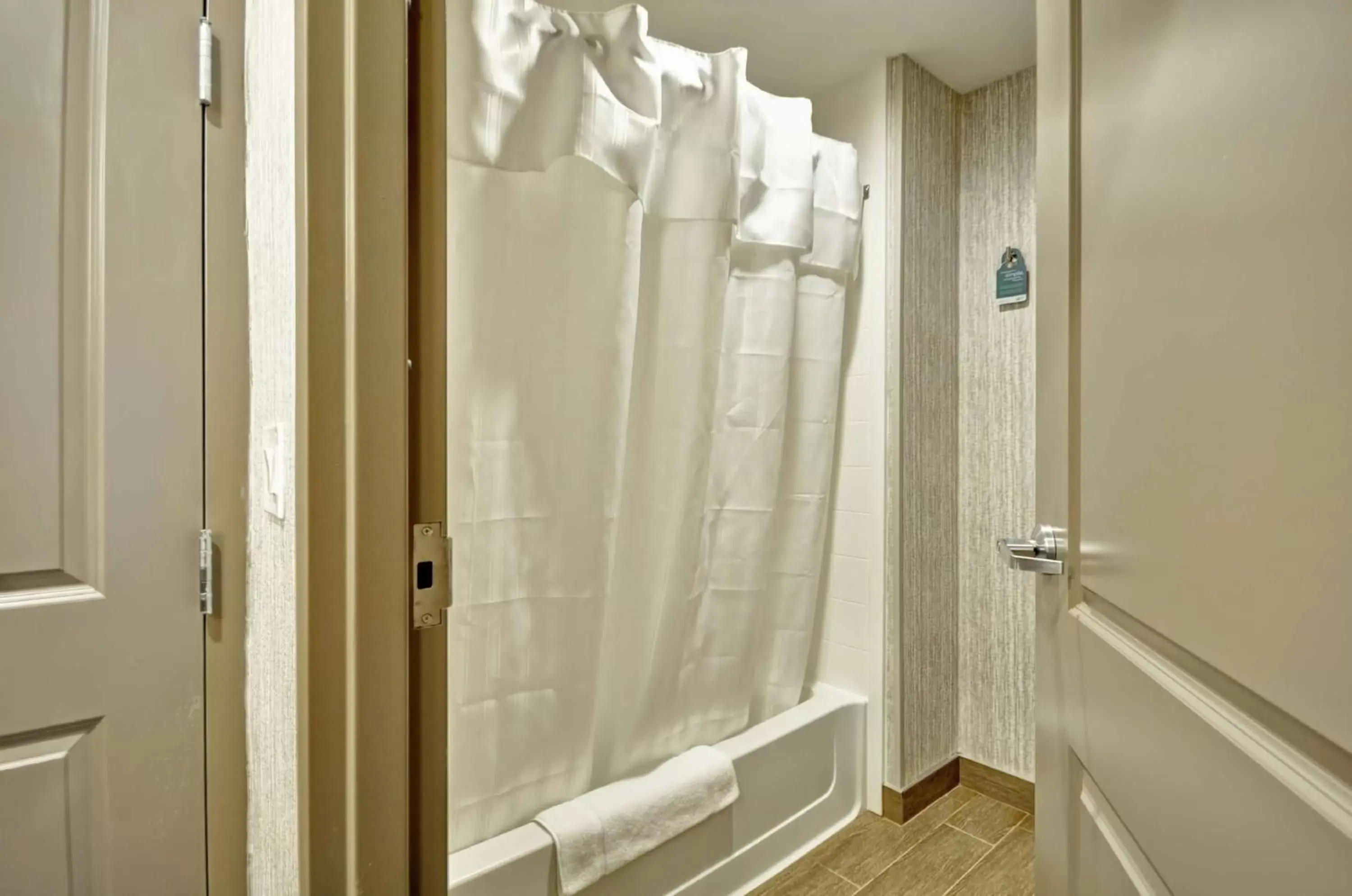Bathroom in Homewood Suites by Hilton Cincinnati/West Chester