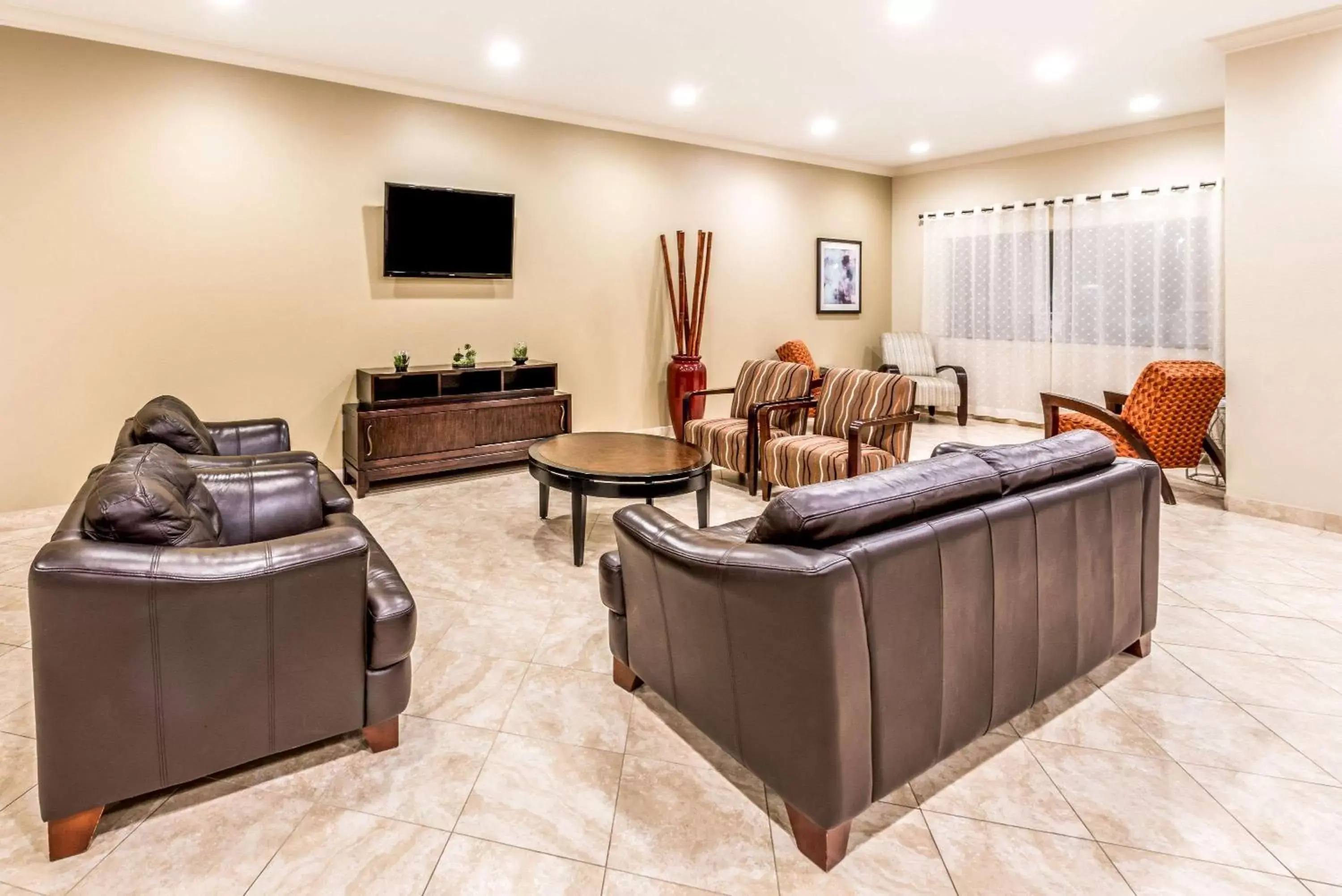 Lobby or reception, Seating Area in Ramada by Wyndham College Station