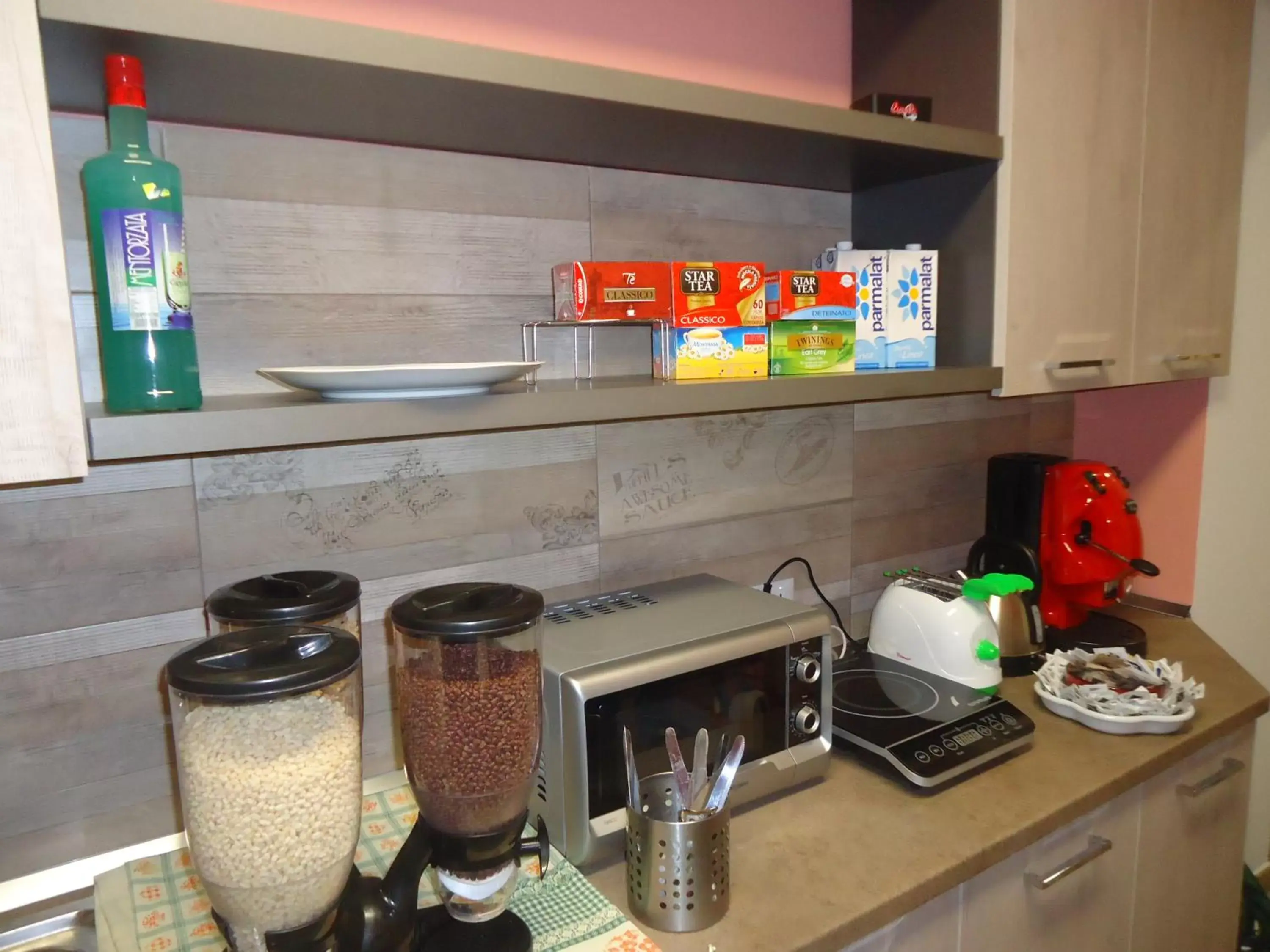 Breakfast, Kitchen/Kitchenette in LECCE MON AMOUR B&B