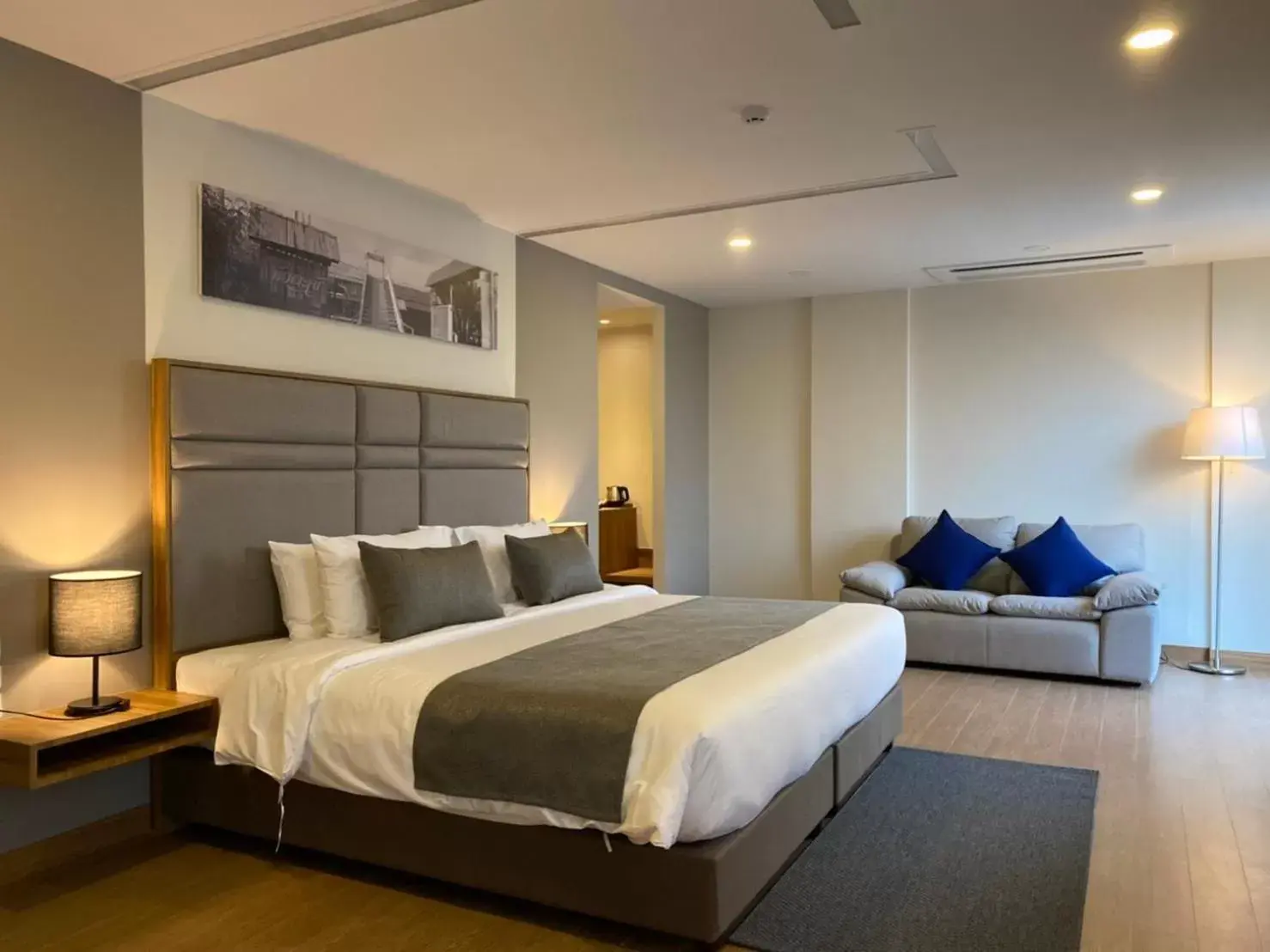 Property building, Bed in Canalis Suvarnabhumi Airport Hotel