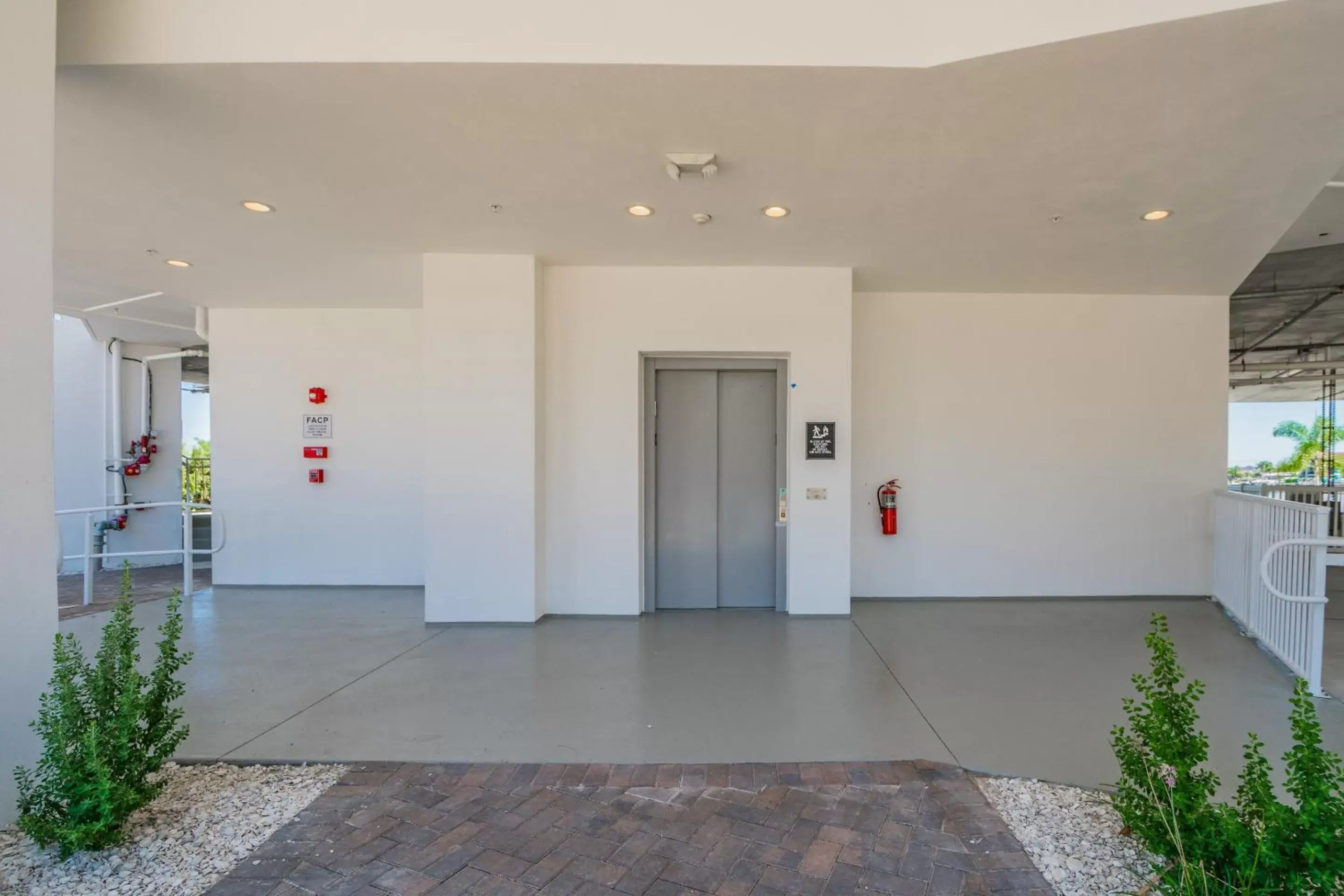 Facade/entrance in Provident Oceana Beachfront Suites Facade/entrance in Provident Oceana Beachfront Suites