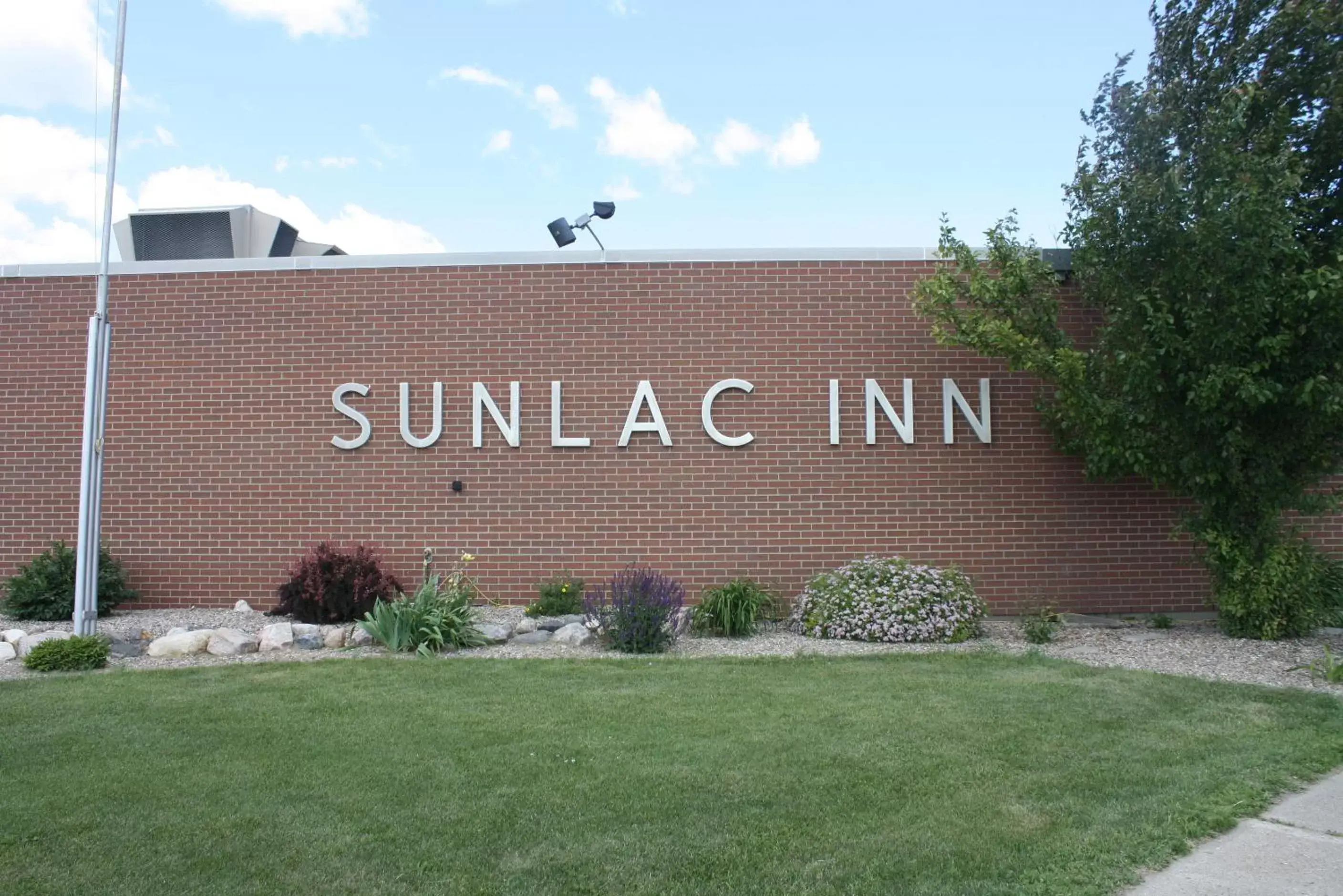 Street view in Sunlac Inn Lakota