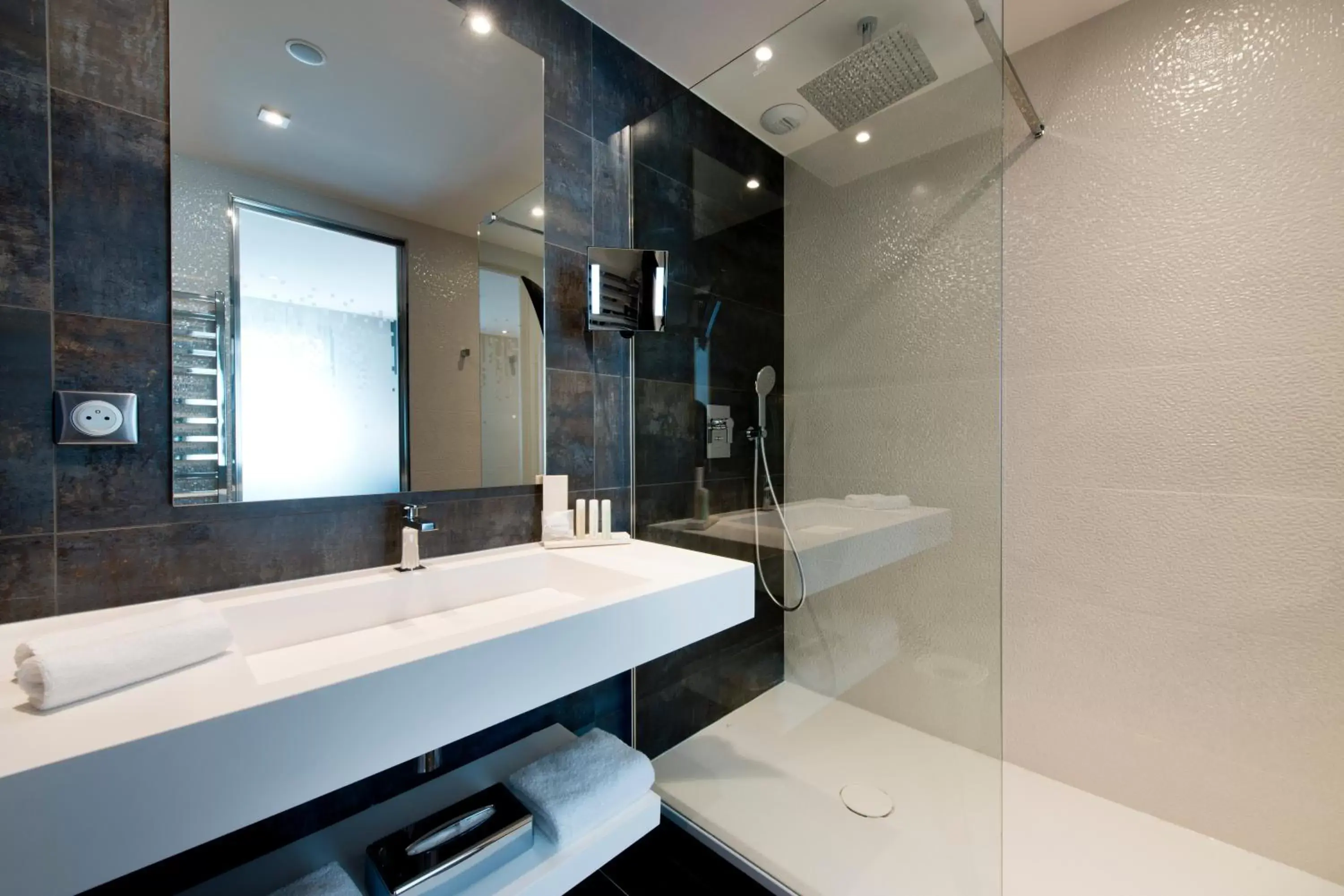 Shower, Bathroom in Golden Tulip Sophia Antipolis - Hotel & Spa