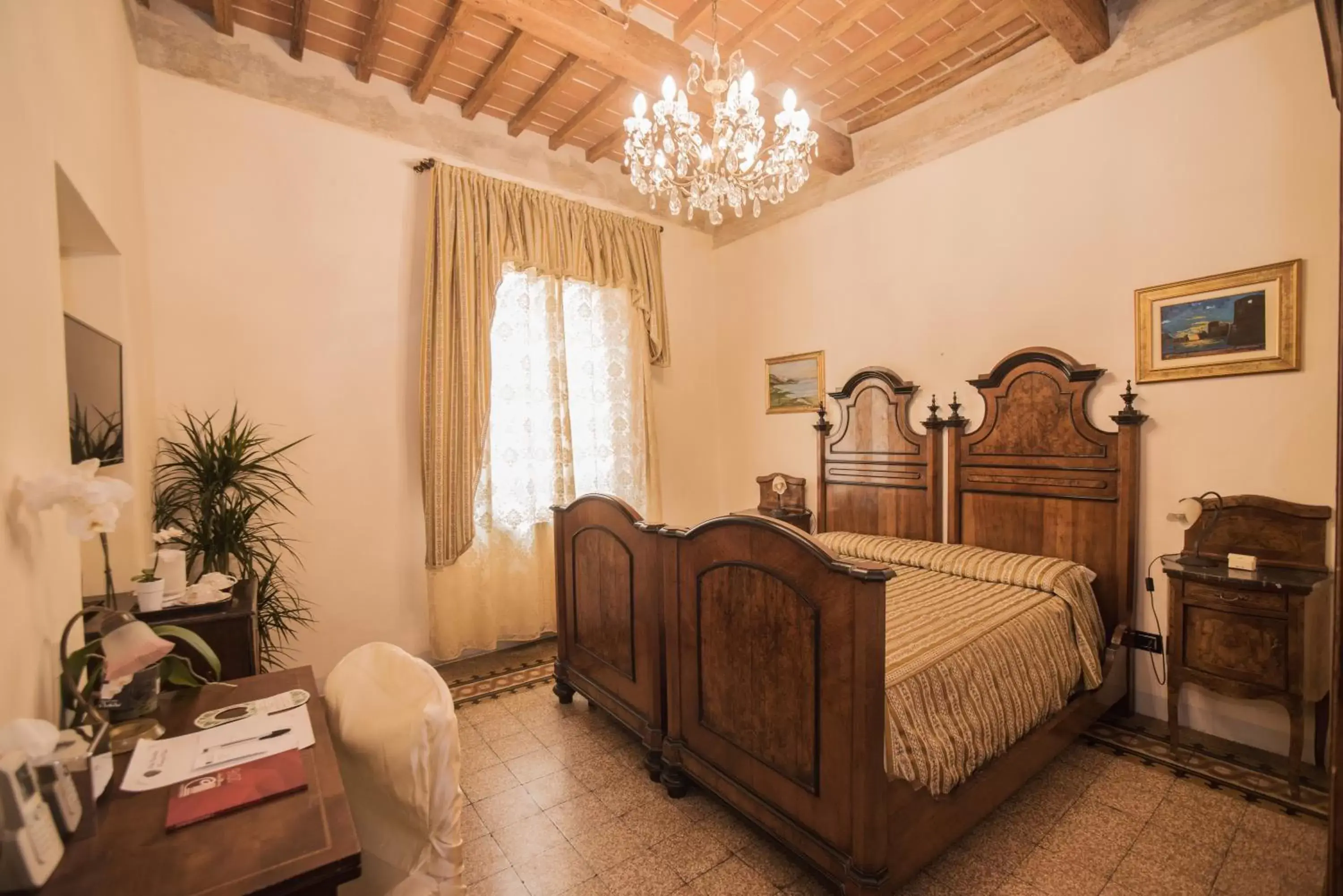 Photo of the whole room, Seating Area in Relais Centro Storico