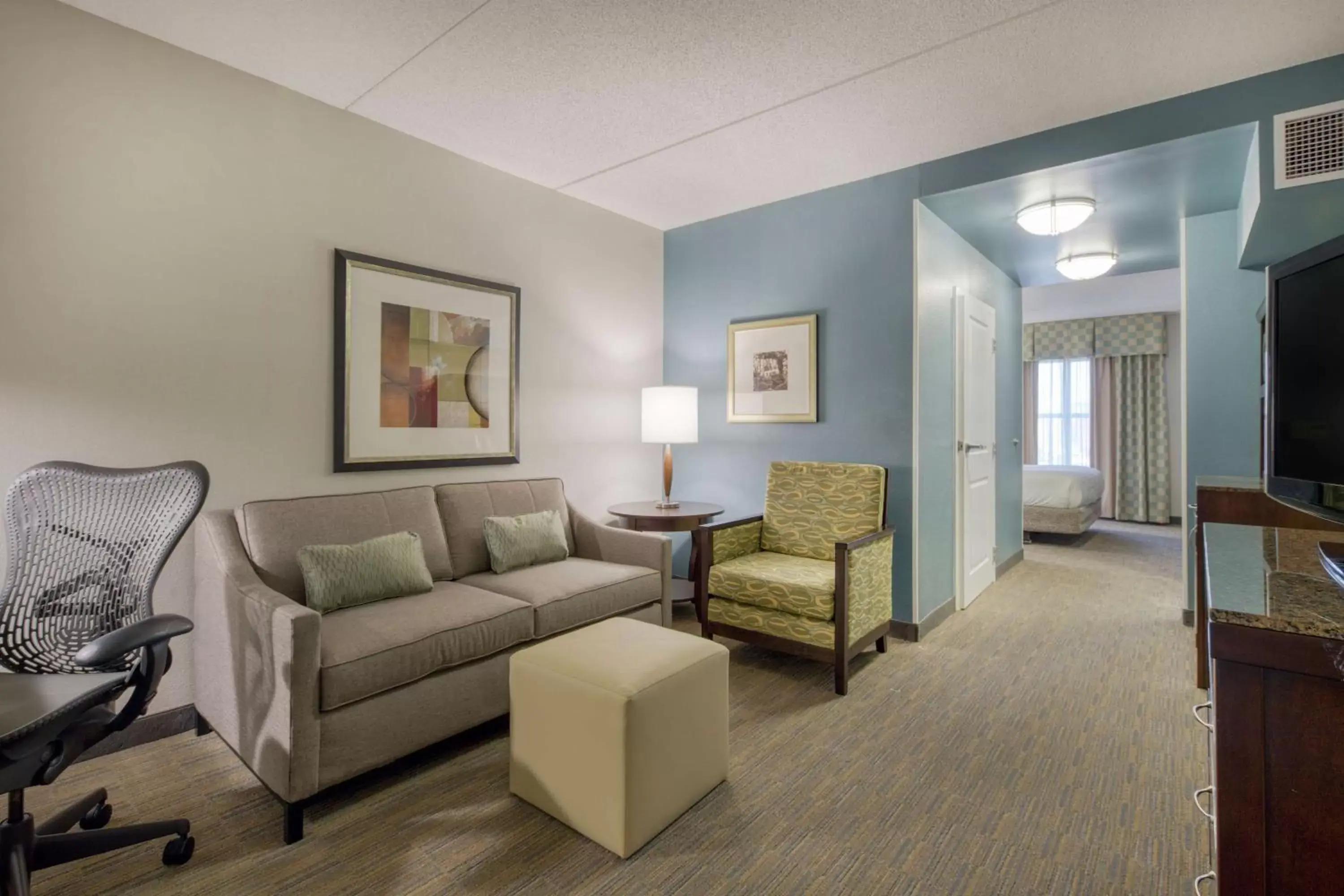 Living room, Seating Area in Hilton Garden Inn Durham Southpoint