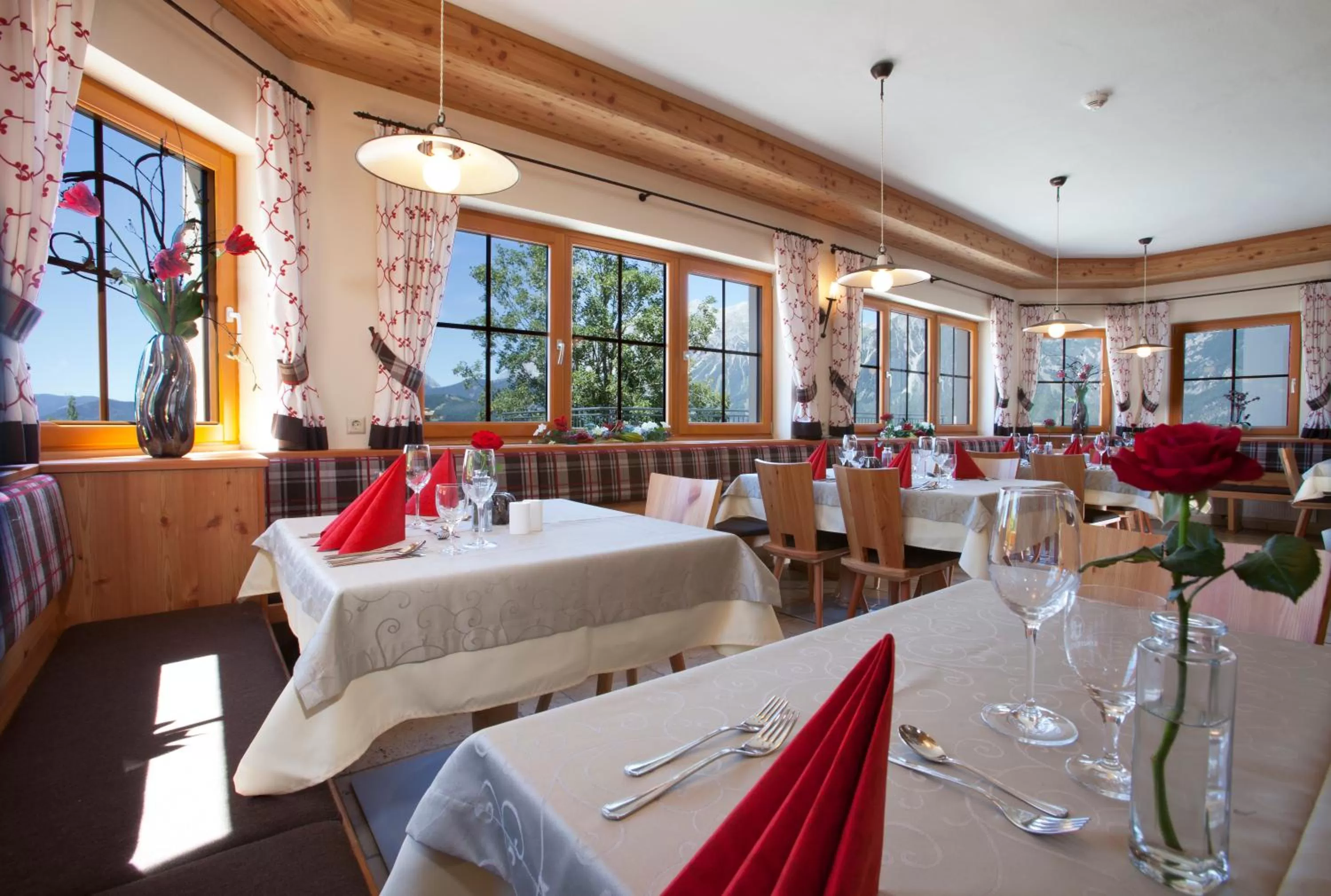 Restaurant/places to eat in Hotel Schröckerhof