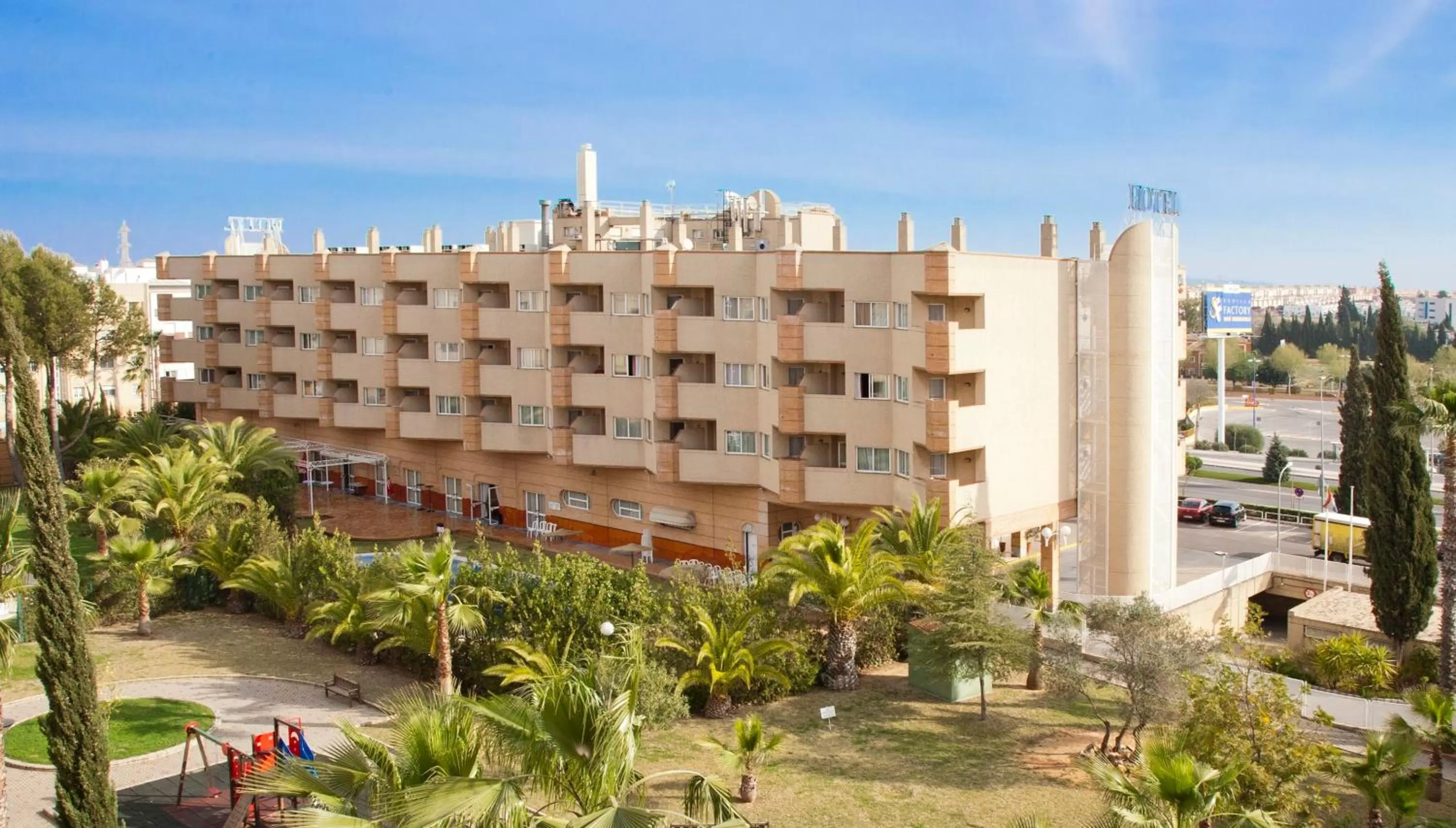 Facade/entrance in Hotel TRH La Motilla