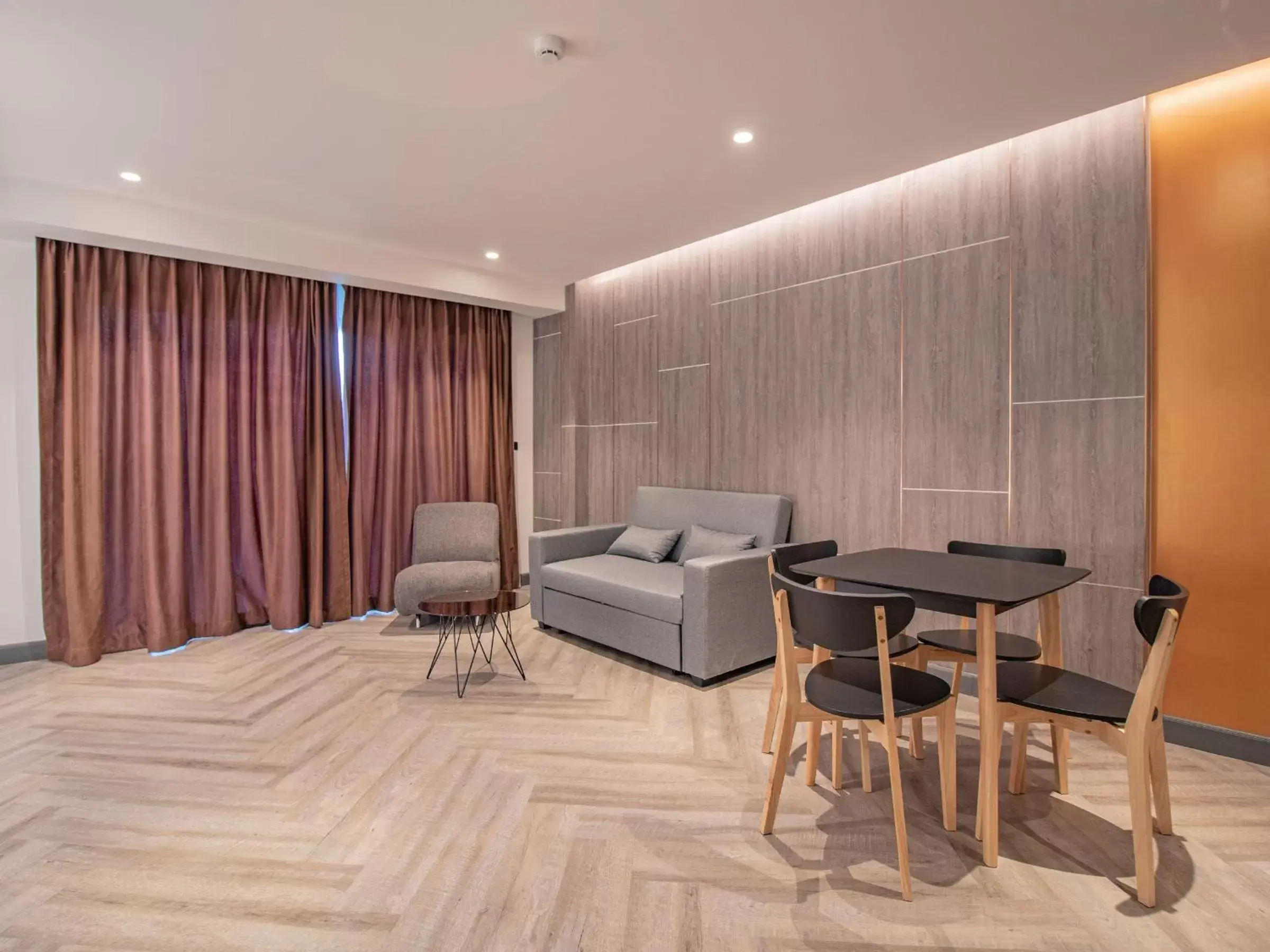 Living room, Seating Area in Fortune D Hotel Phitsanulok