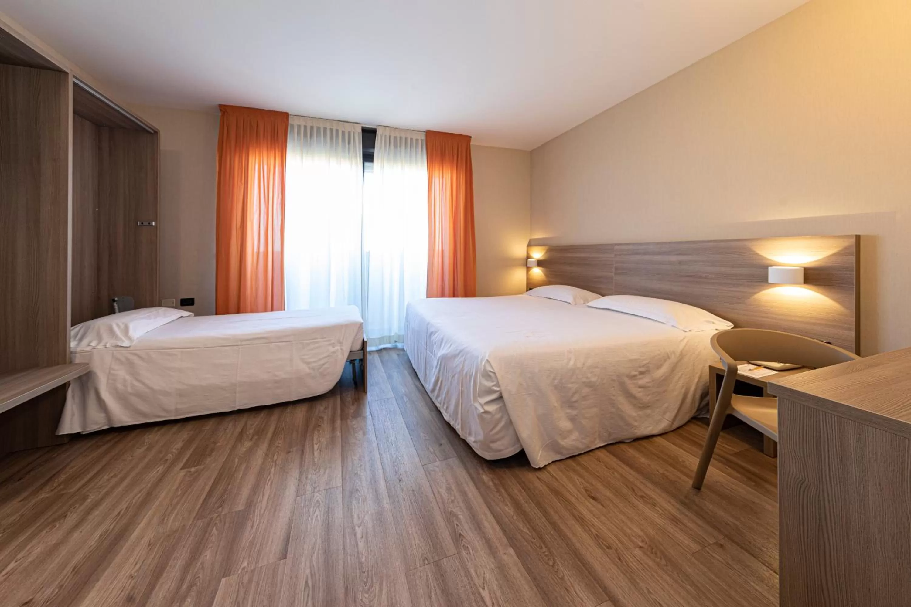 Bedroom, Bed in Hotel Donatello Imola