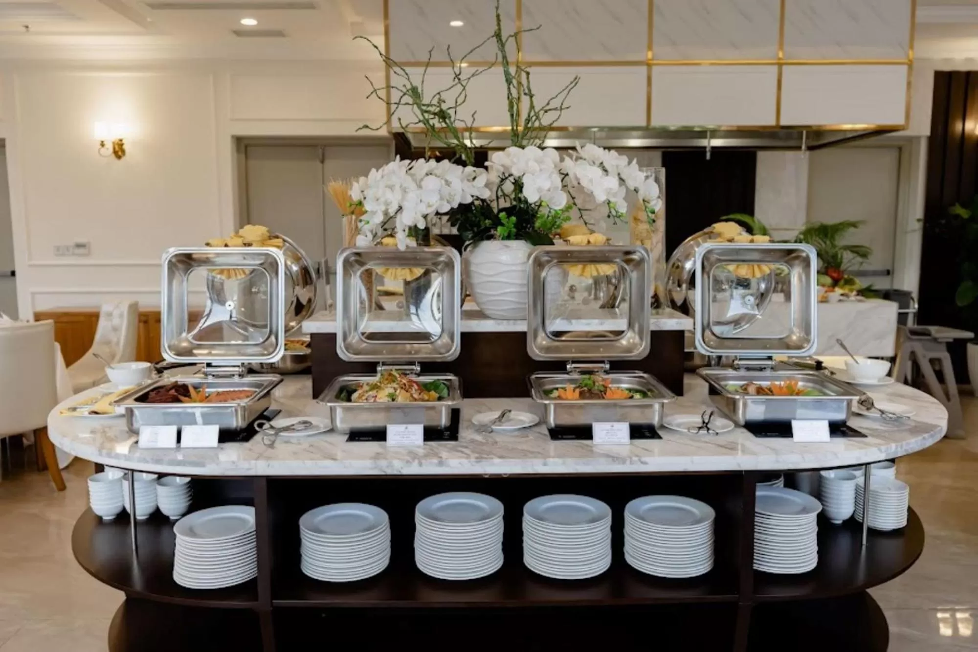 Restaurant/places to eat in MerPerle Beach Hotel