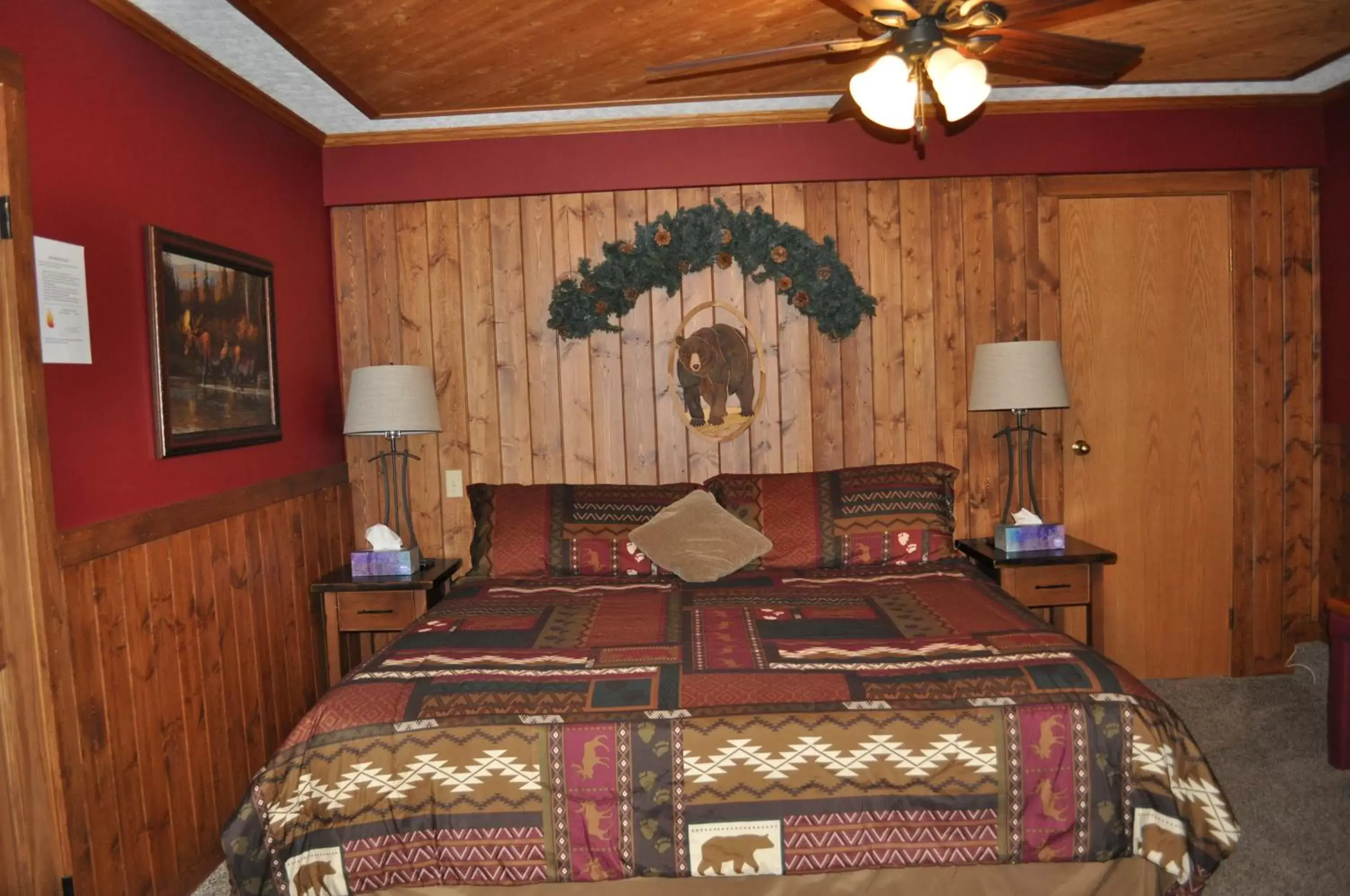 Bed in Rocky Ridge Country Lodge